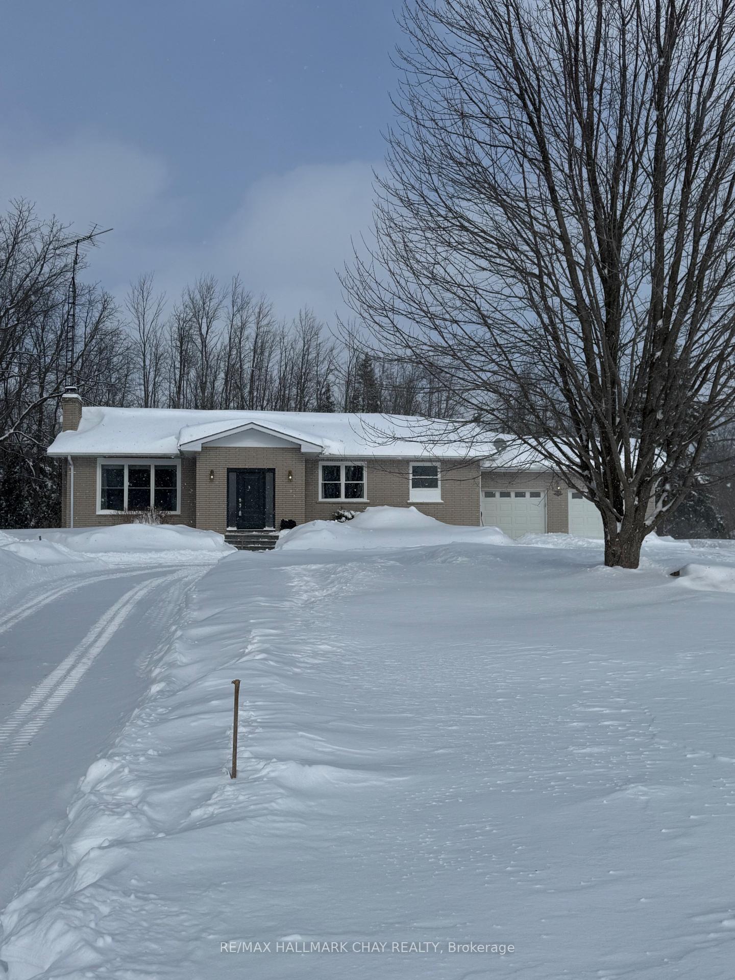 Photo 1 of 763 - MAIN LEVEL Penetanguishene Road, Barrie, 400 North — HOMEH