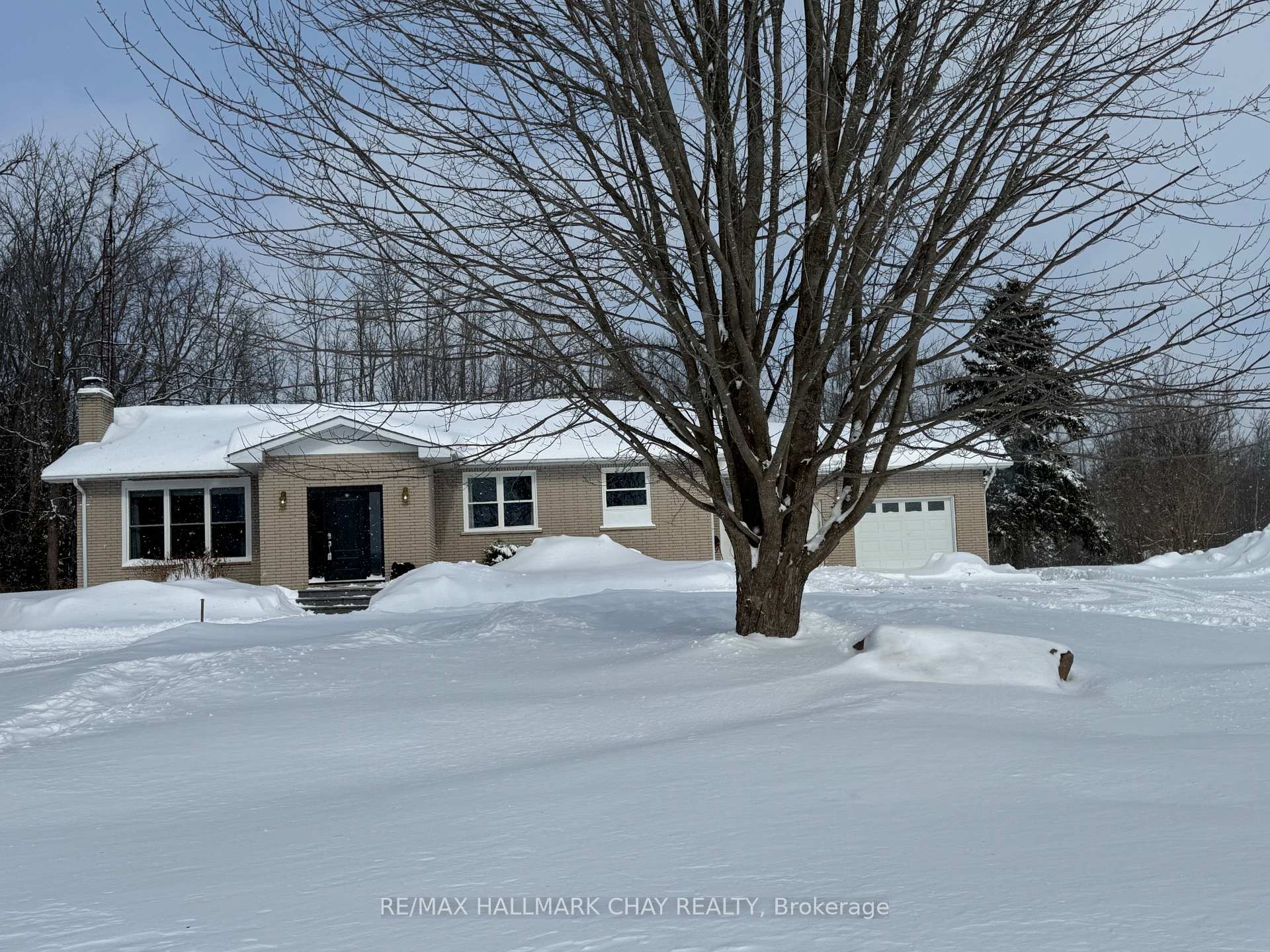 Photo 2 of 763 - MAIN LEVEL Penetanguishene Road, Barrie, 400 North — HOMEH