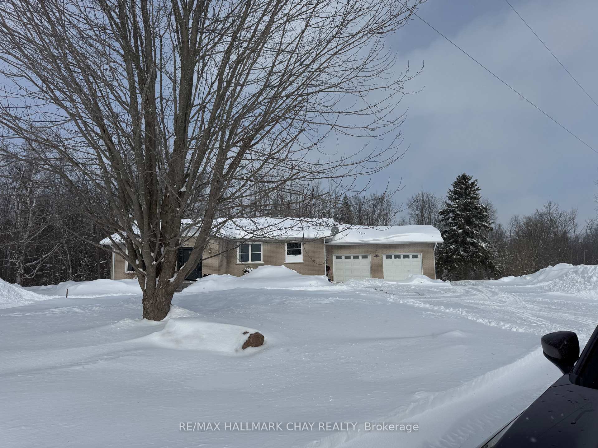 Photo 3 of 763 - MAIN LEVEL Penetanguishene Road, Barrie, 400 North — HOMEH