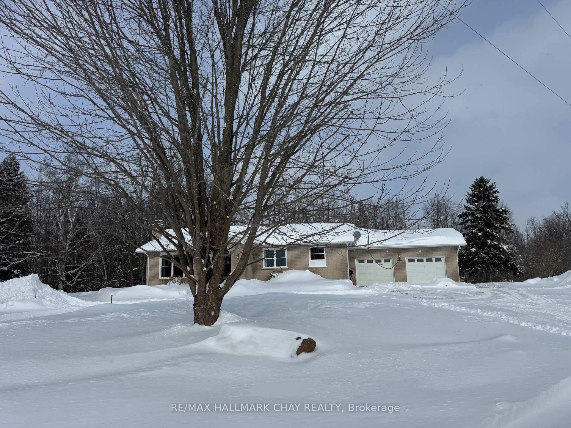 Photo 4 of 763 - MAIN LEVEL Penetanguishene Road, Barrie, 400 North — HOMEH