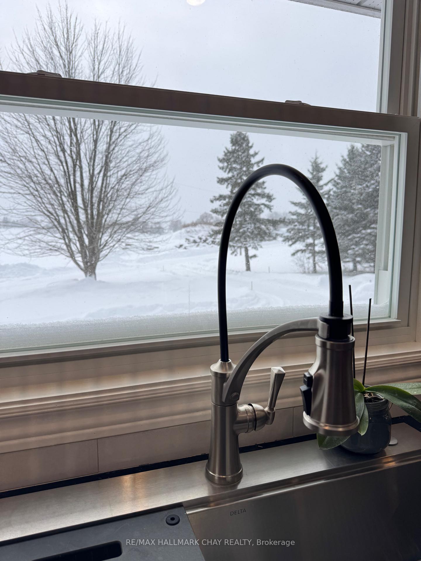 Photo 10 of 763 - MAIN LEVEL Penetanguishene Road, Barrie, 400 North — HOMEH