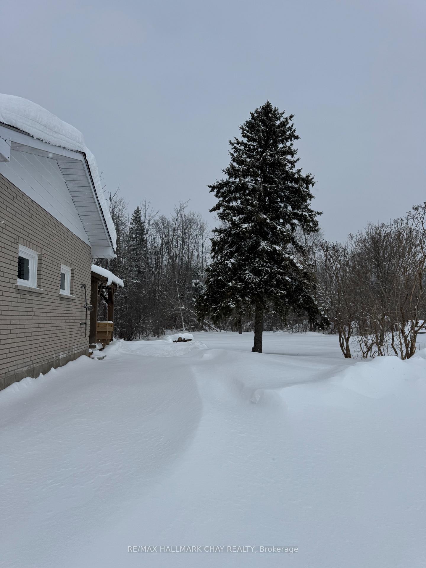 Photo 15 of 763 - MAIN LEVEL Penetanguishene Road, Barrie, 400 North — HOMEH