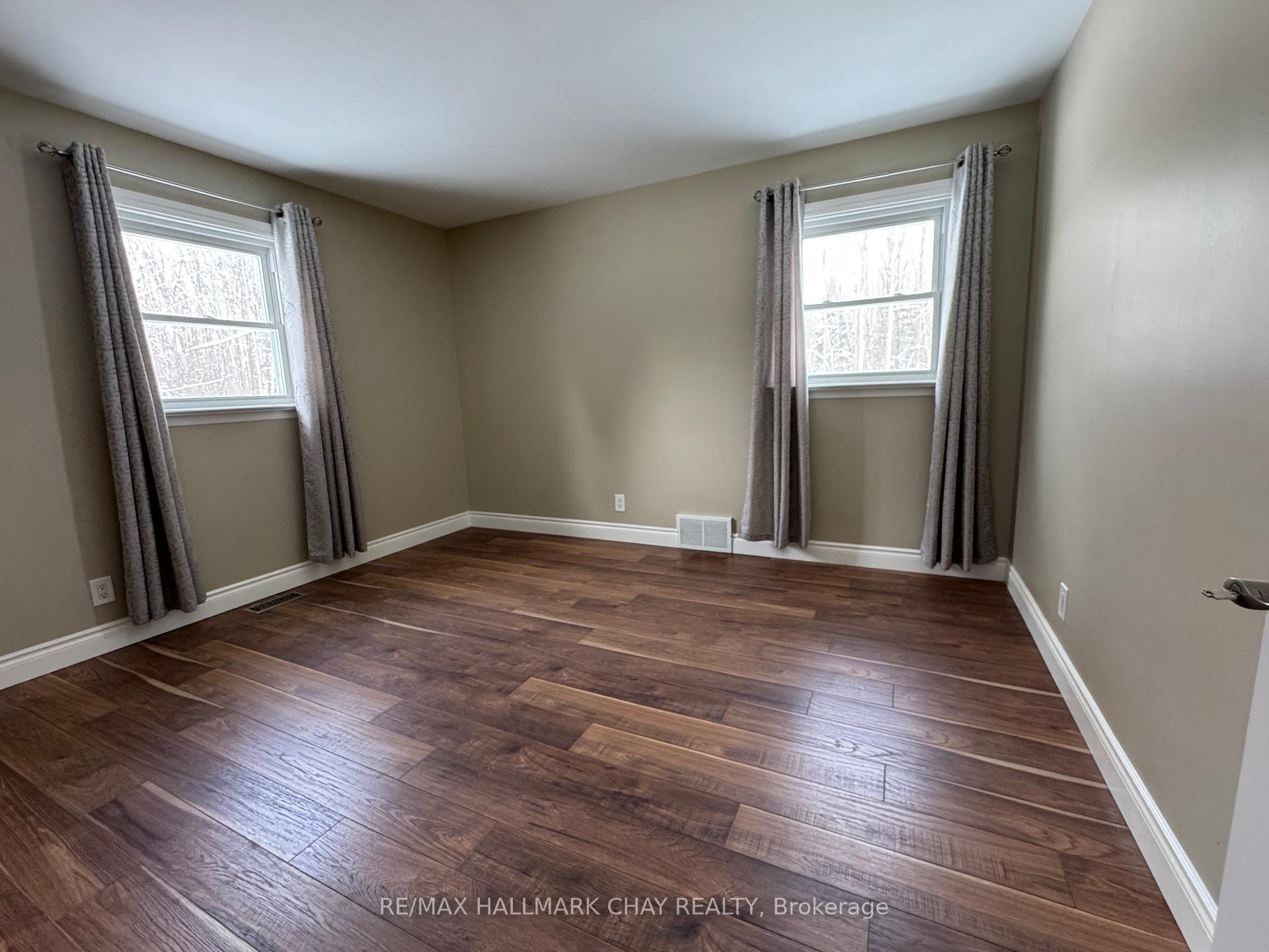 Photo 20 of 763 - MAIN LEVEL Penetanguishene Road, Barrie, 400 North — HOMEH
