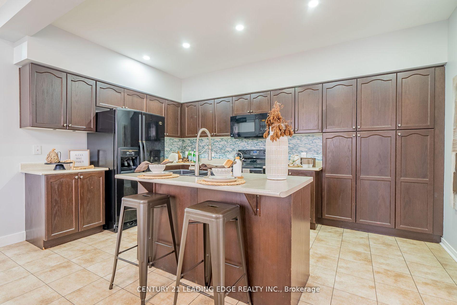 Photo 8 of Unit 13, 1070 Glenbourne Drive, Oshawa, Pinecrest — HOMEH