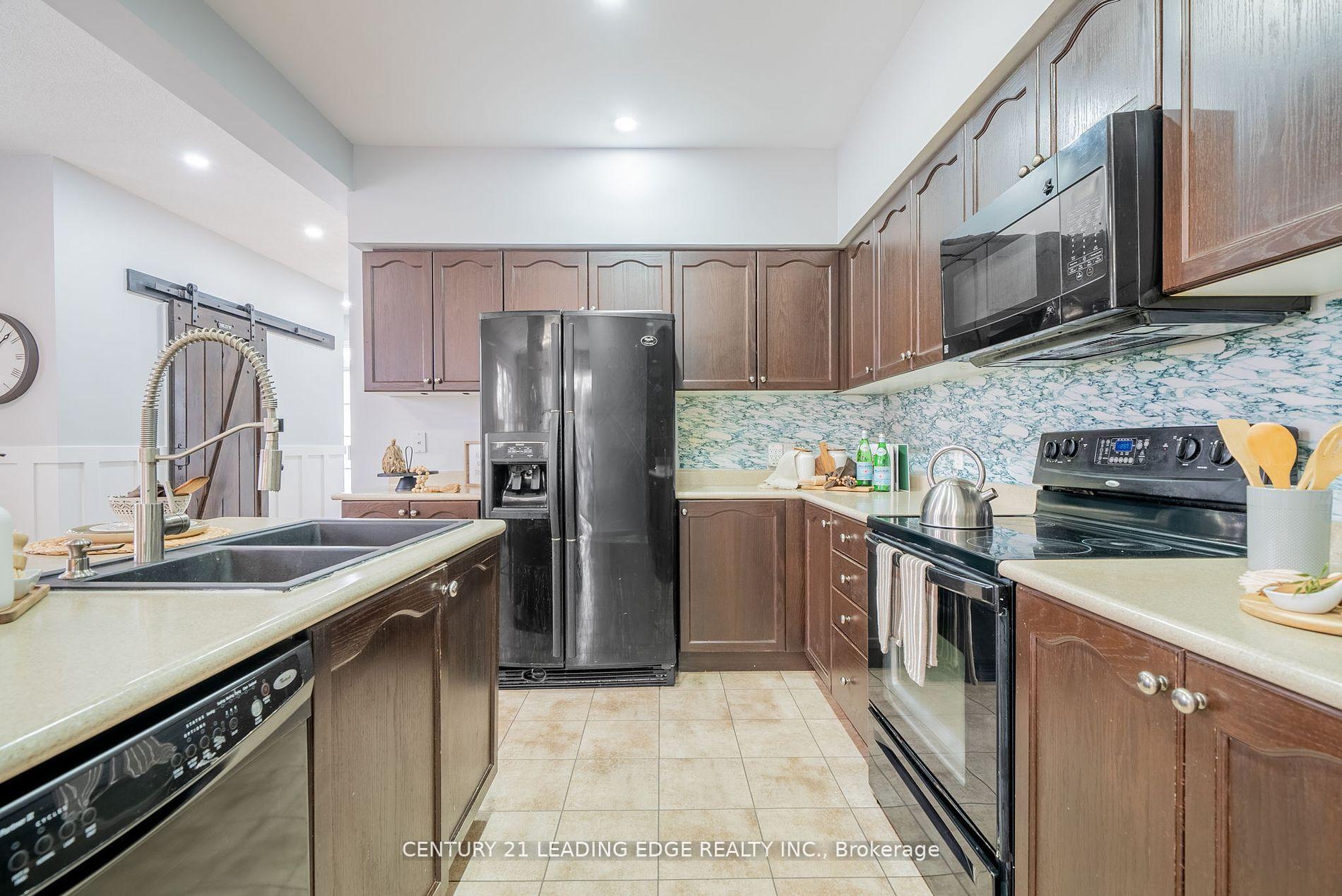Photo 11 of Unit 13, 1070 Glenbourne Drive, Oshawa, Pinecrest — HOMEH