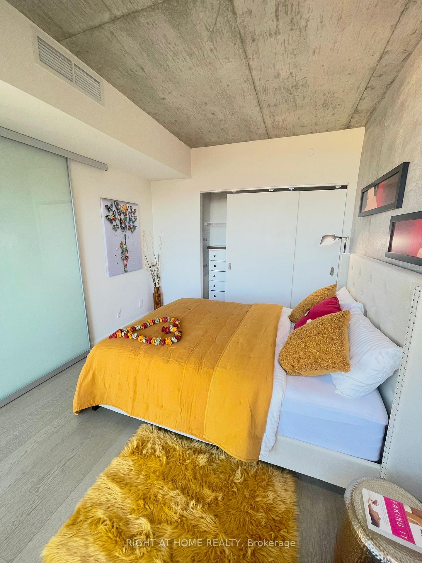 Photo 9 of Unit 1205, 111 Bathurst Street, Toronto, Waterfront Communities — HOMEH