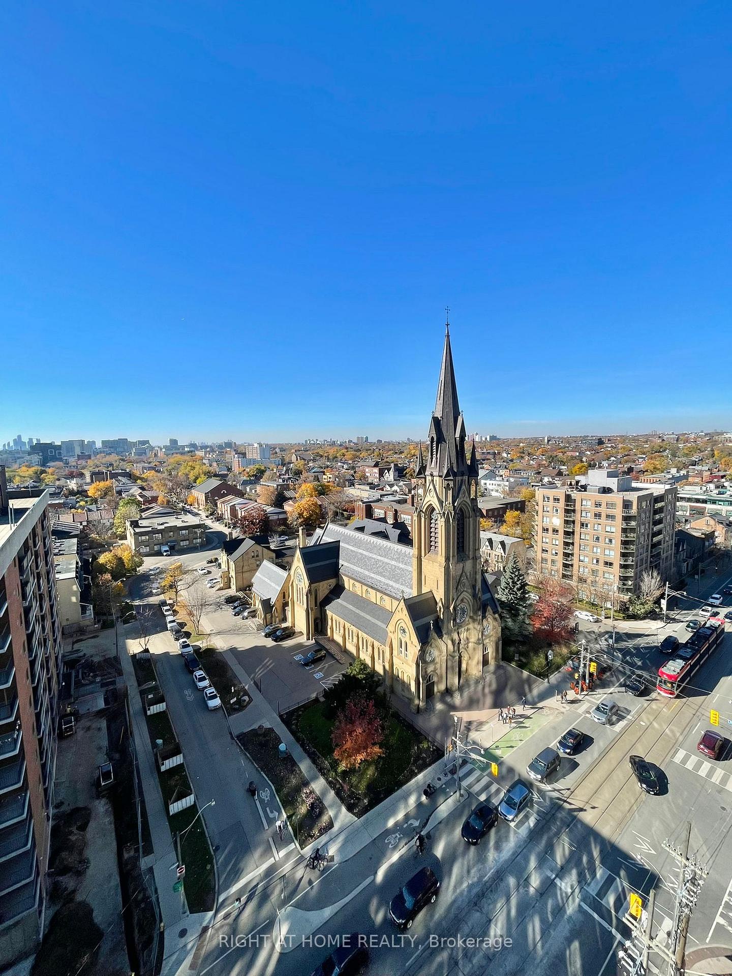 Photo 15 of Unit 1205, 111 Bathurst Street, Toronto, Waterfront Communities — HOMEH
