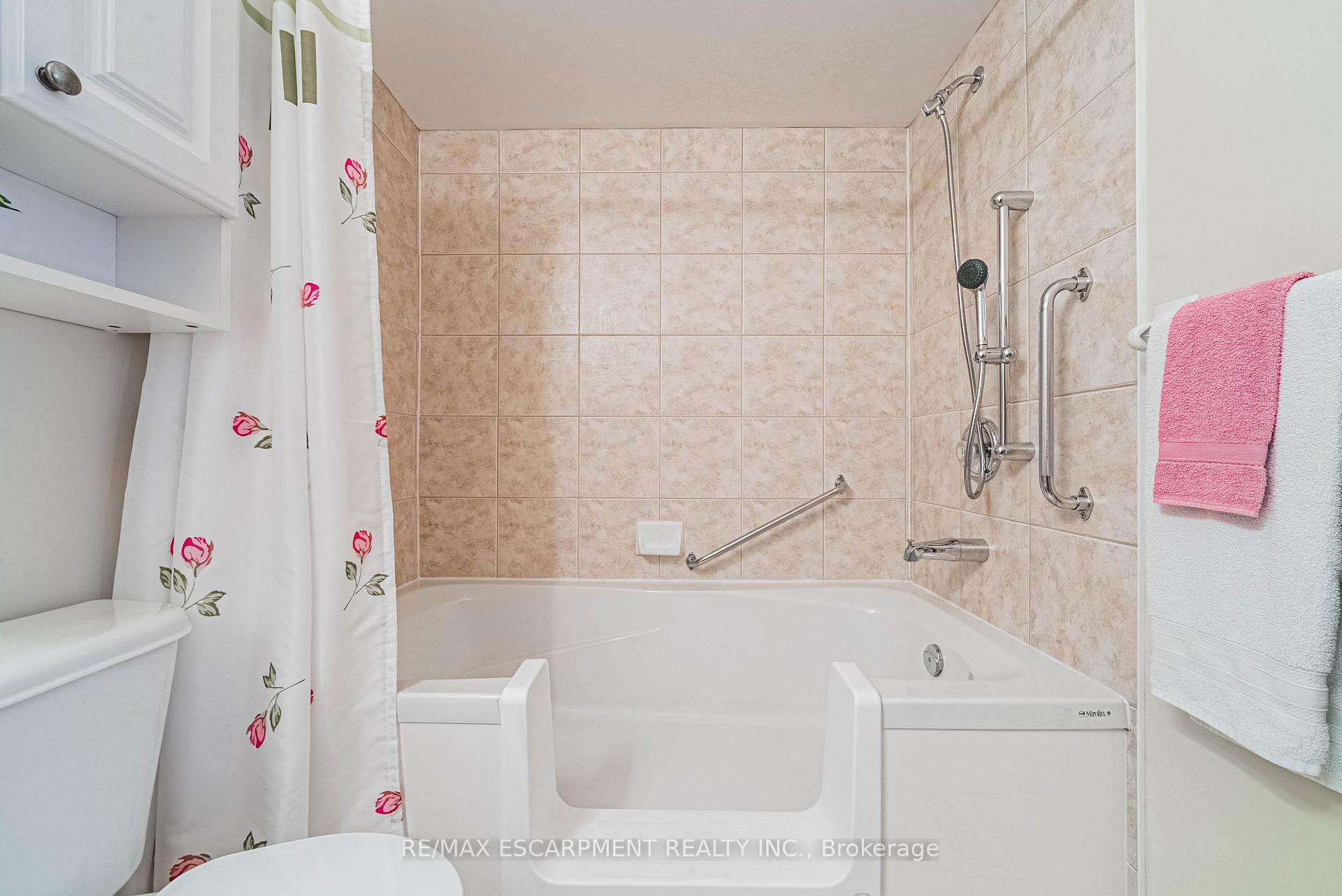 Photo 11 of Unit 49, 34 Southbrook Drive, Hamilton, Binbrook — HOMEH
