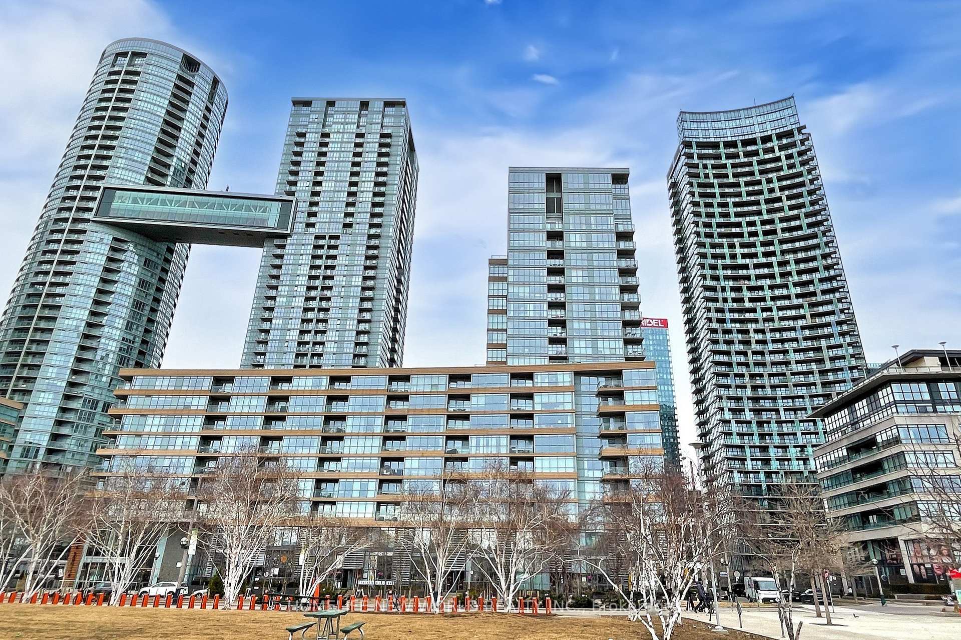 Photo 4 of Unit 1502, 10 Capreol Court, Toronto, Waterfront Communities — HOMEH