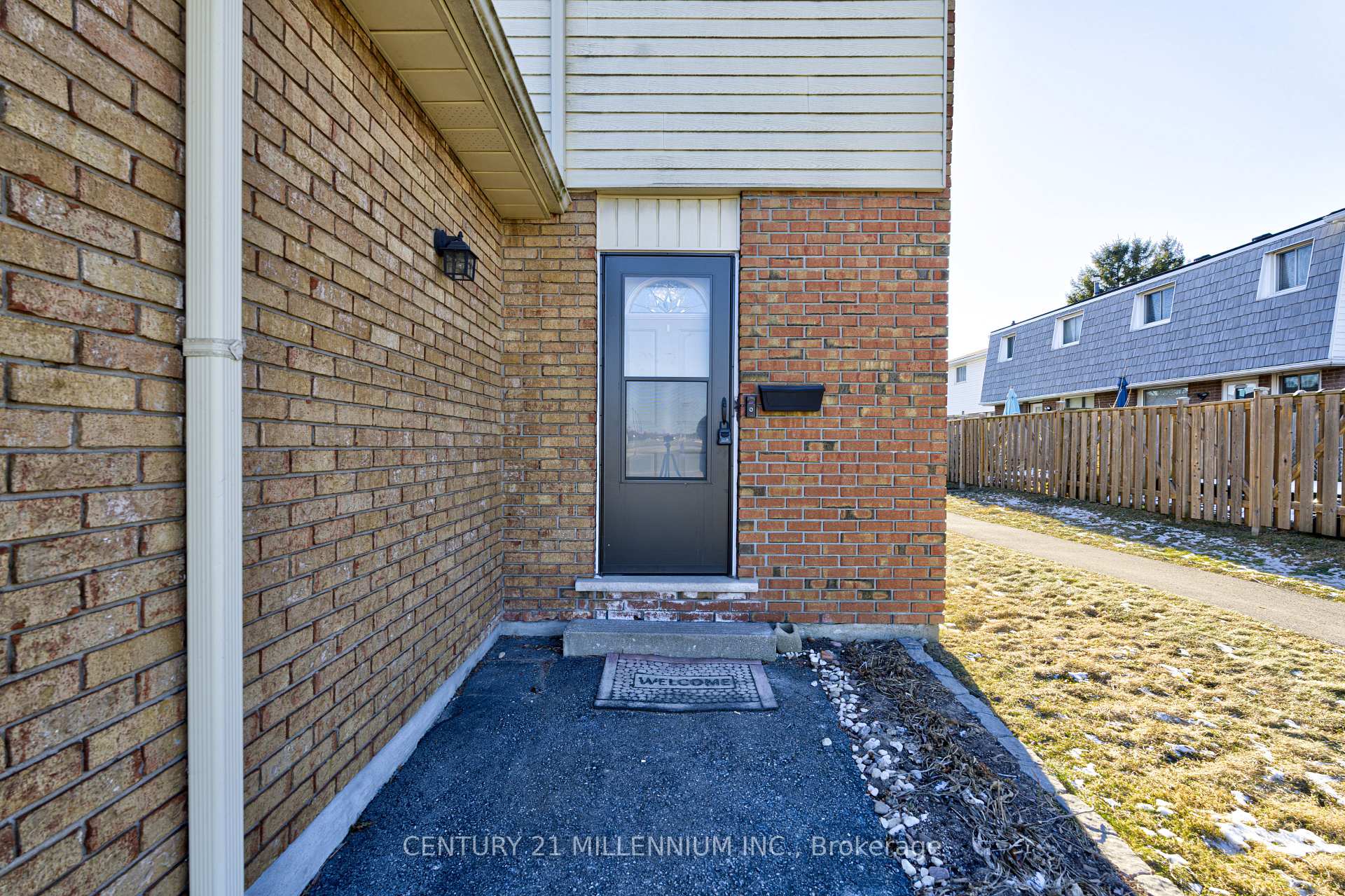 Photo 2 of Unit 1, 1350 Limeridge Road E, Hamilton, Trenholme — HOMEH