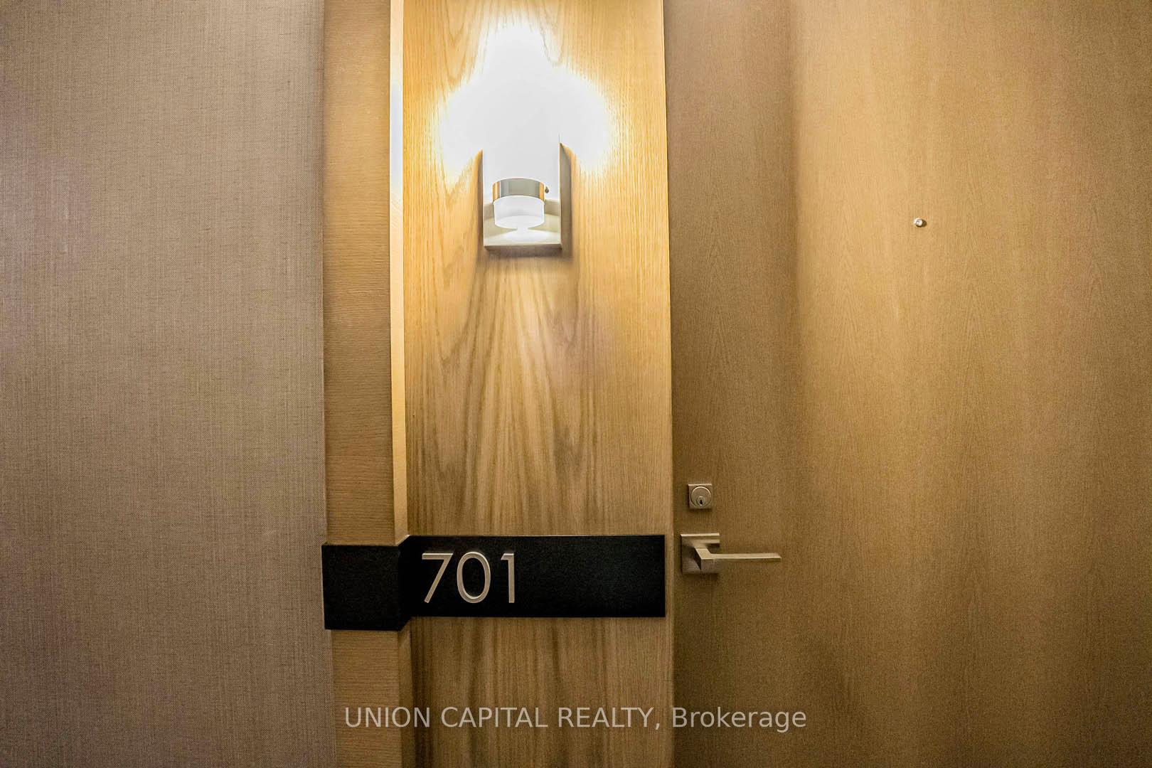 Photo 3 of Unit 701, 18 Uptown Drive, Markham, Unionville — HOMEH