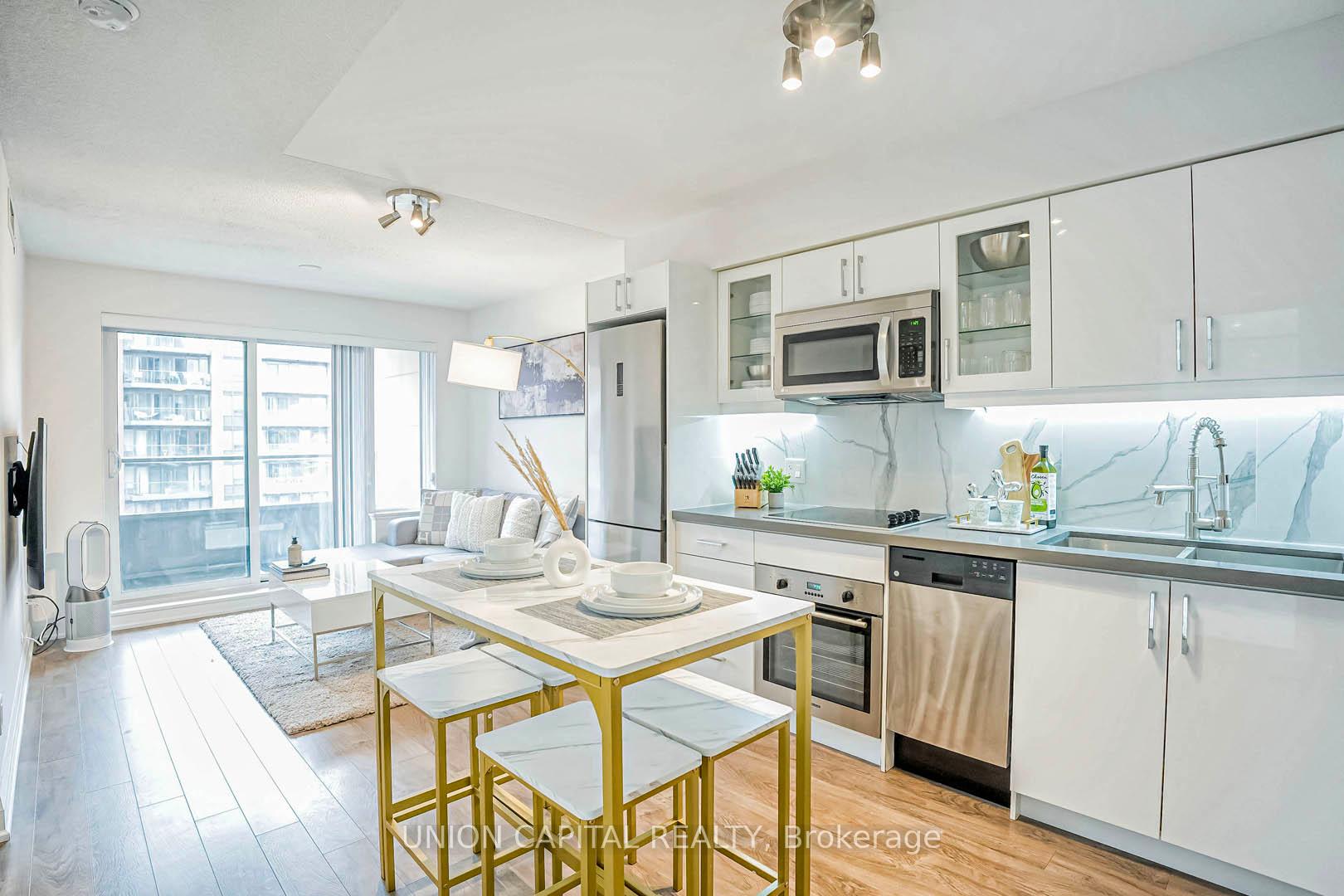 Photo 4 of Unit 701, 18 Uptown Drive, Markham, Unionville — HOMEH