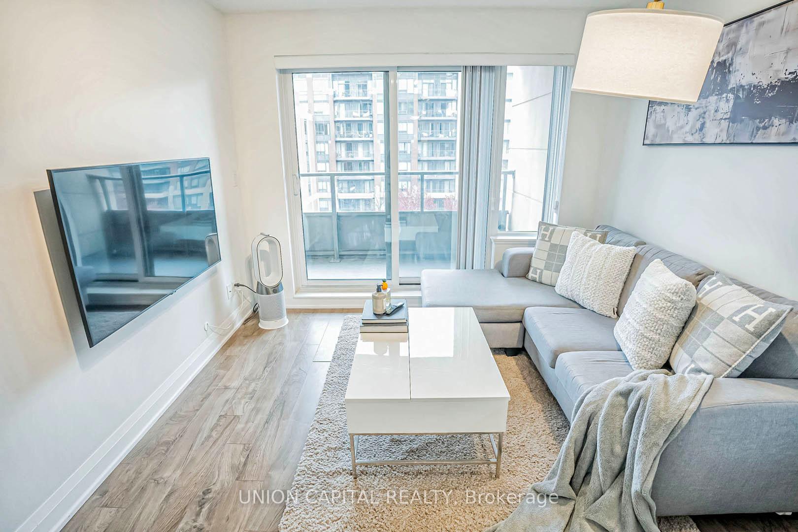 Photo 5 of Unit 701, 18 Uptown Drive, Markham, Unionville — HOMEH