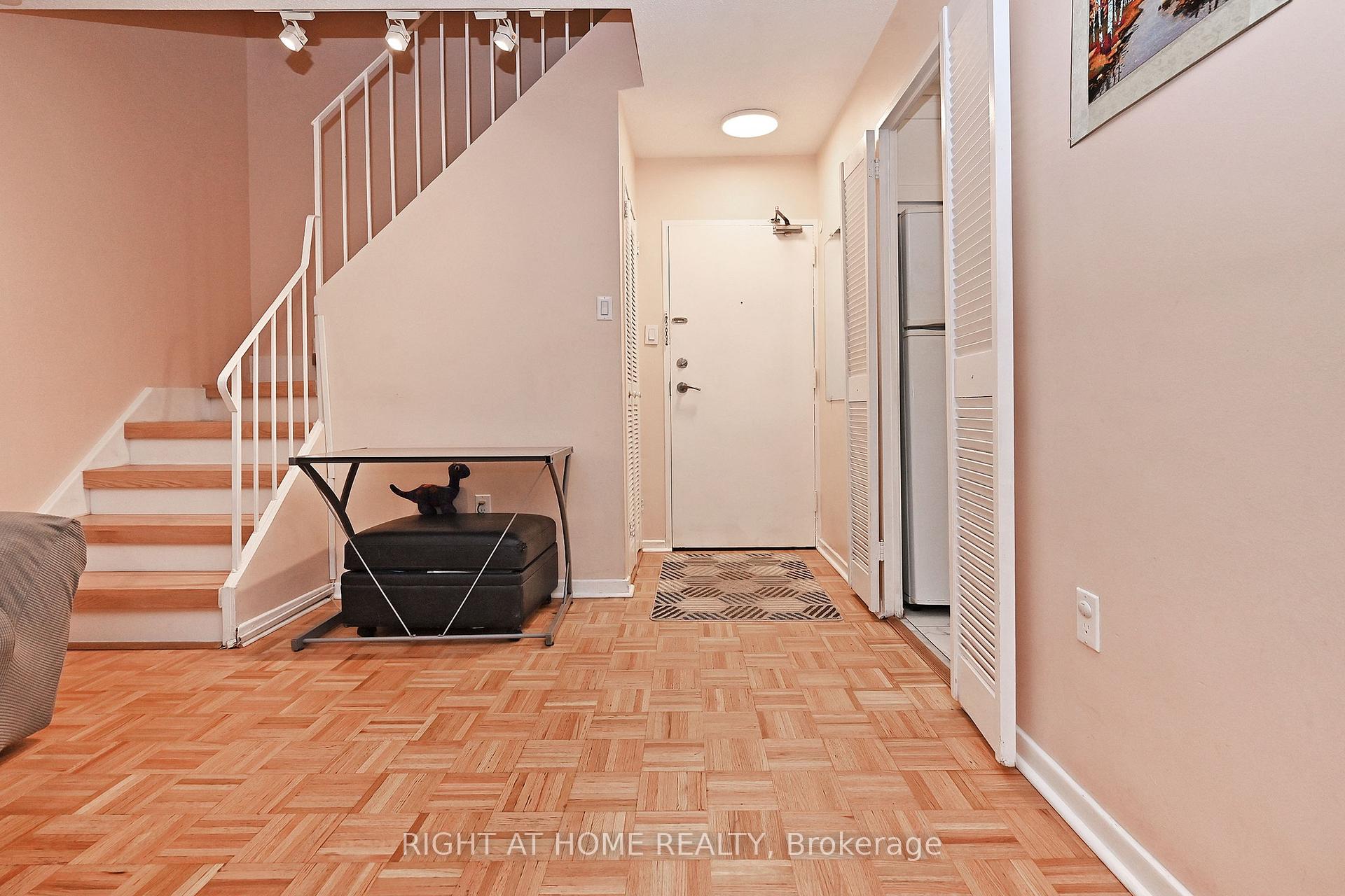 Photo 3 of Unit 145, 16 Elgin Street, Markham, Thornhill — HOMEH