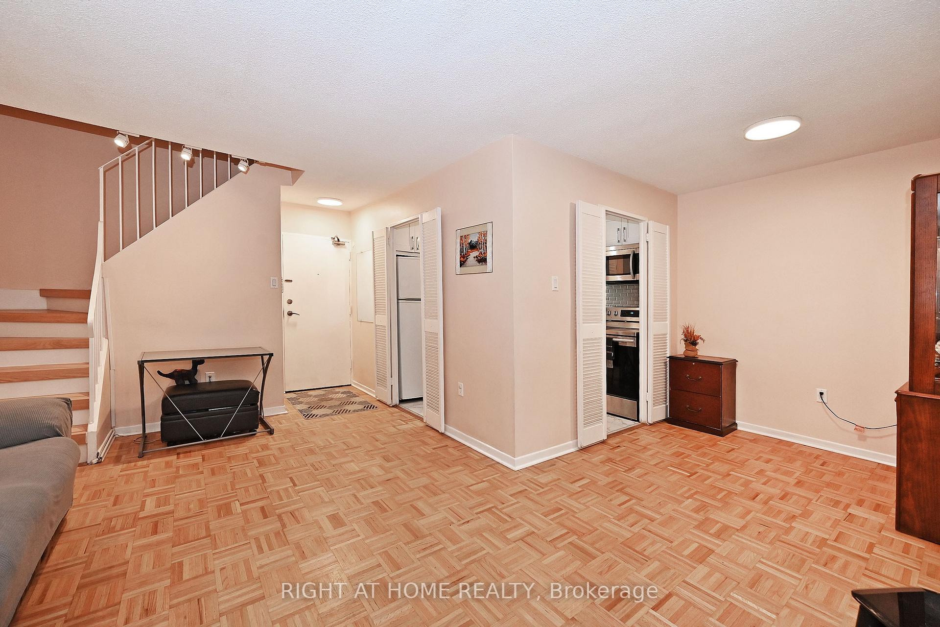 Photo 11 of Unit 145, 16 Elgin Street, Markham, Thornhill — HOMEH