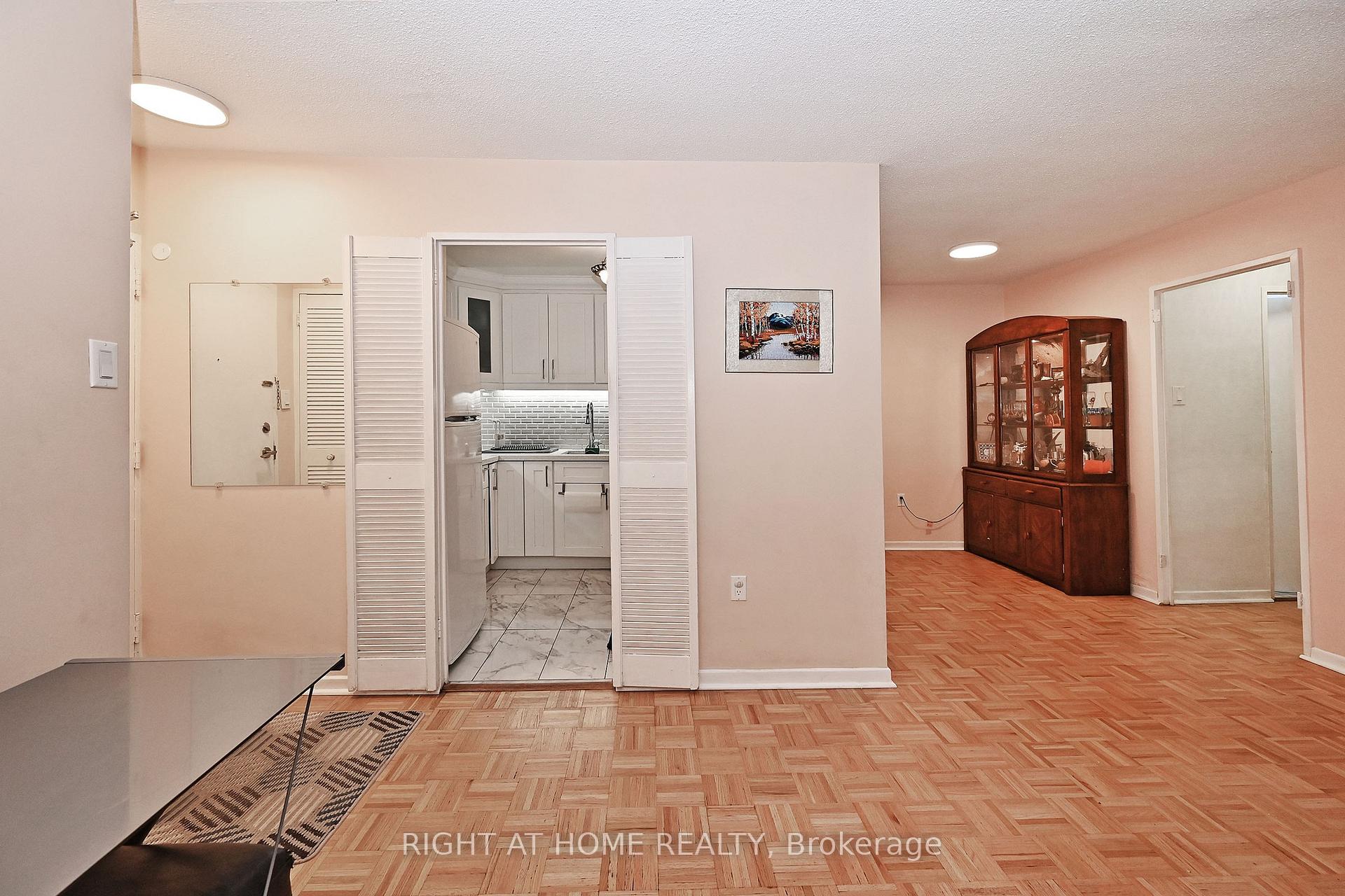 Photo 8 of Unit 145, 16 Elgin Street, Markham, Thornhill — HOMEH