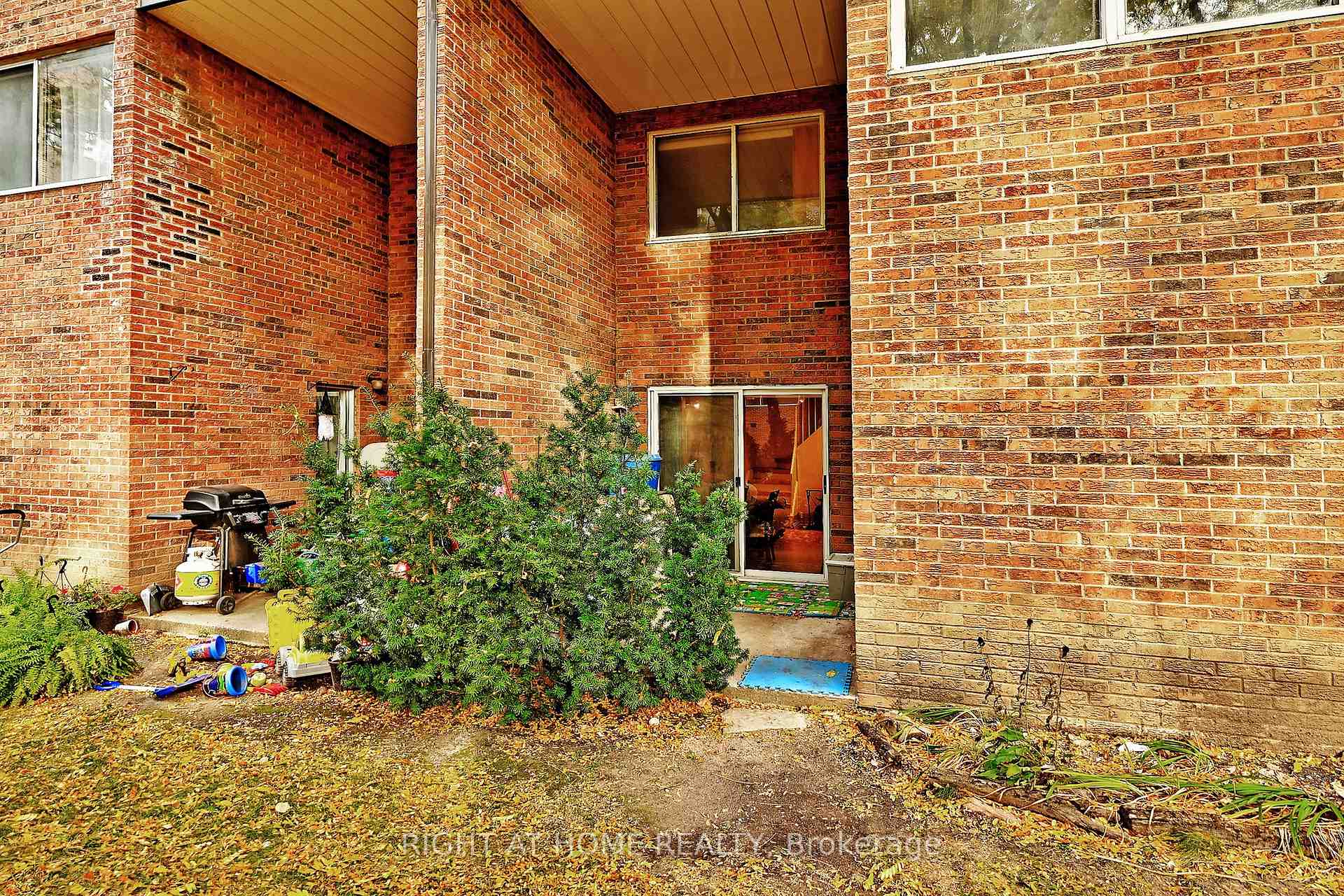 Photo 38 of Unit 145, 16 Elgin Street, Markham, Thornhill — HOMEH