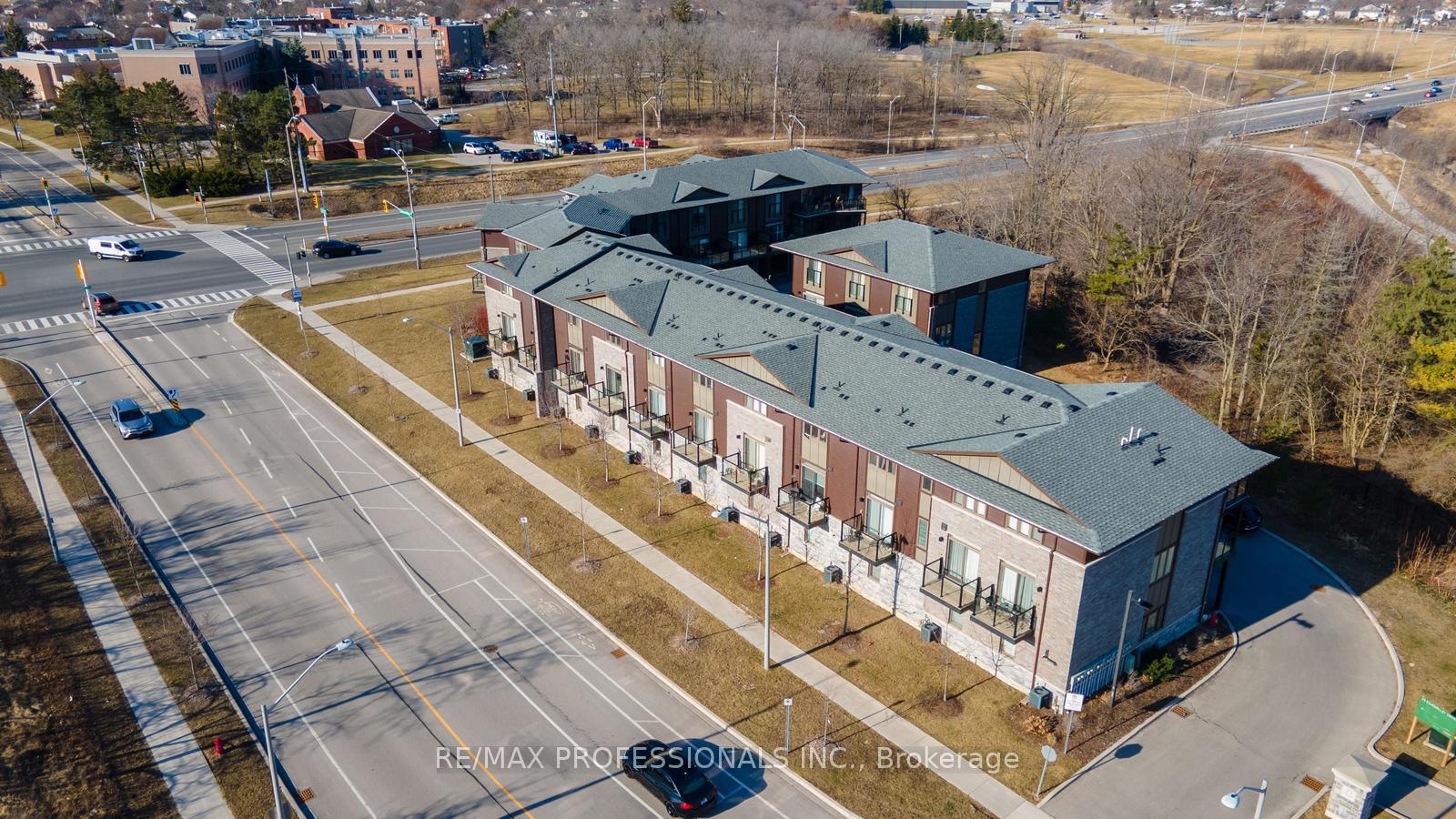 Front of Unit 8, 23 Echovalley Drive