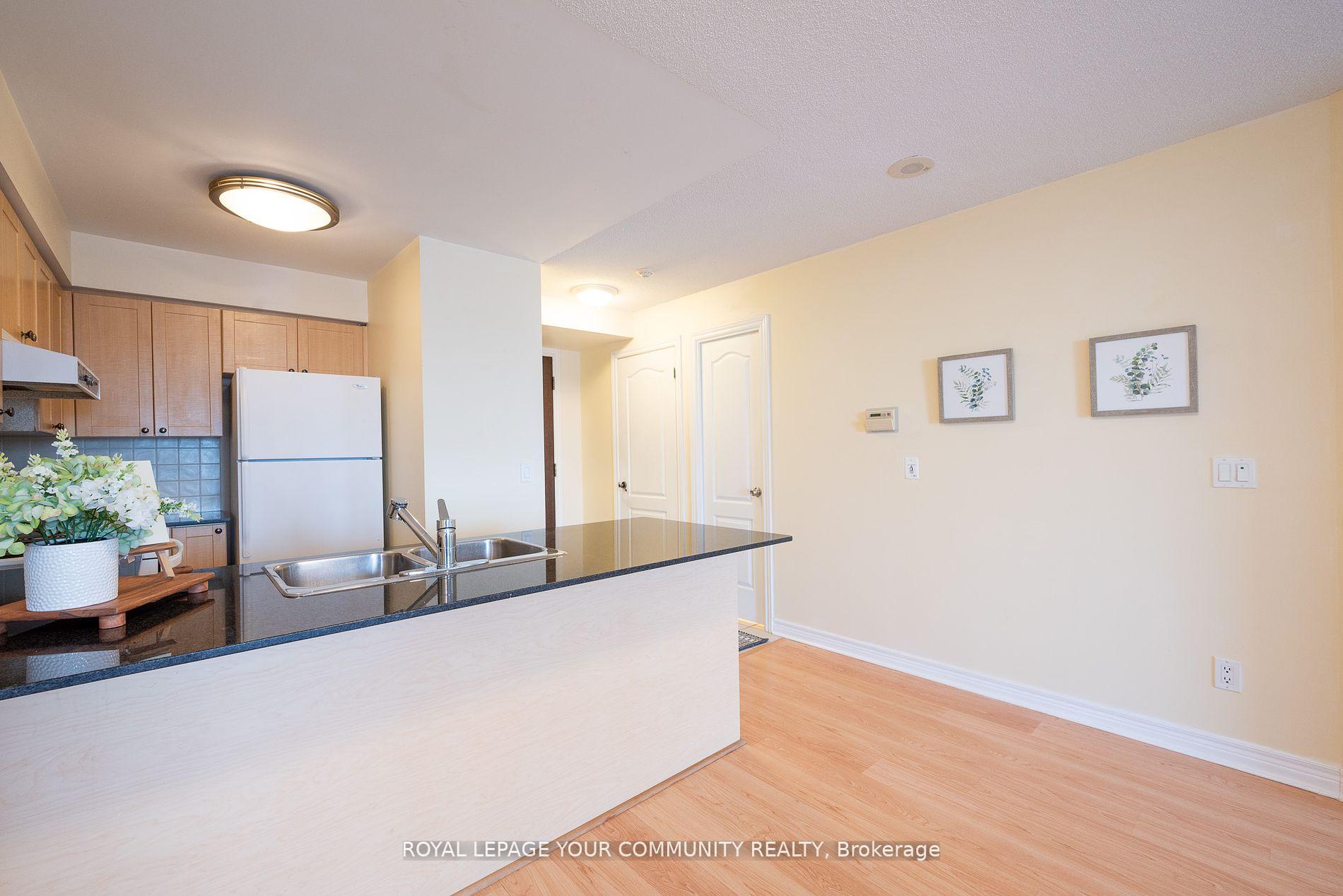 Photo 5 of Unit 906, 15 North Park Road, Vaughan, Beverley Glen — HOMEH