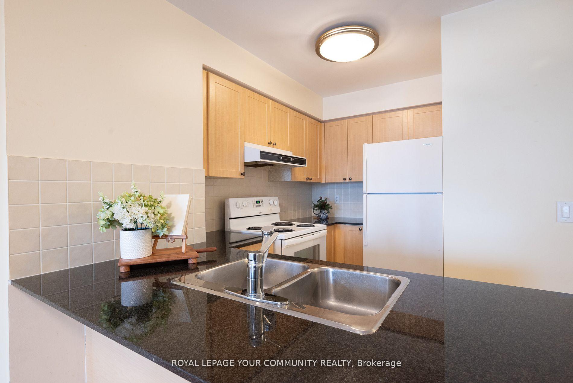 Photo 8 of Unit 906, 15 North Park Road, Vaughan, Beverley Glen — HOMEH