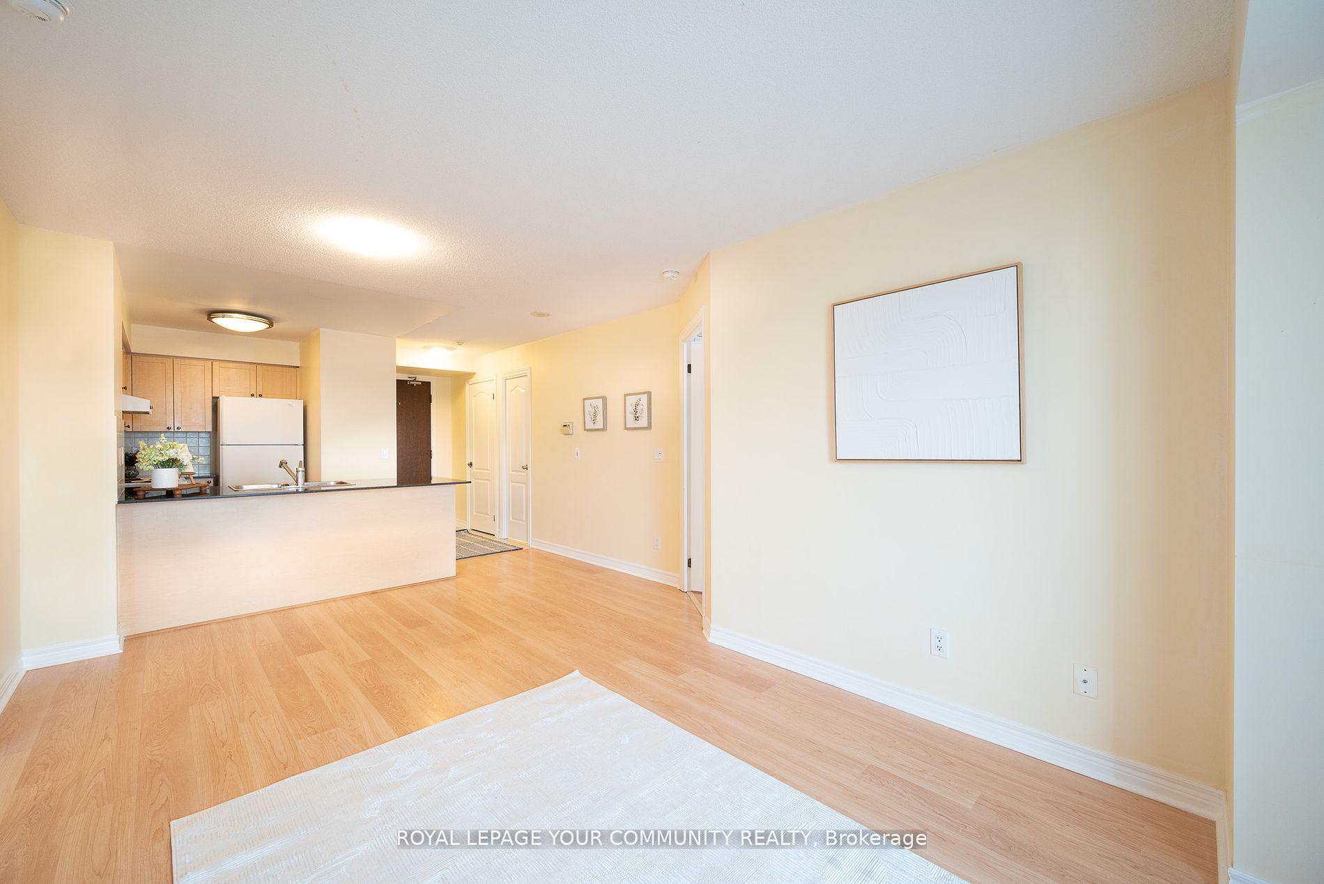 Photo 3 of Unit 906, 15 North Park Road, Vaughan, Beverley Glen — HOMEH