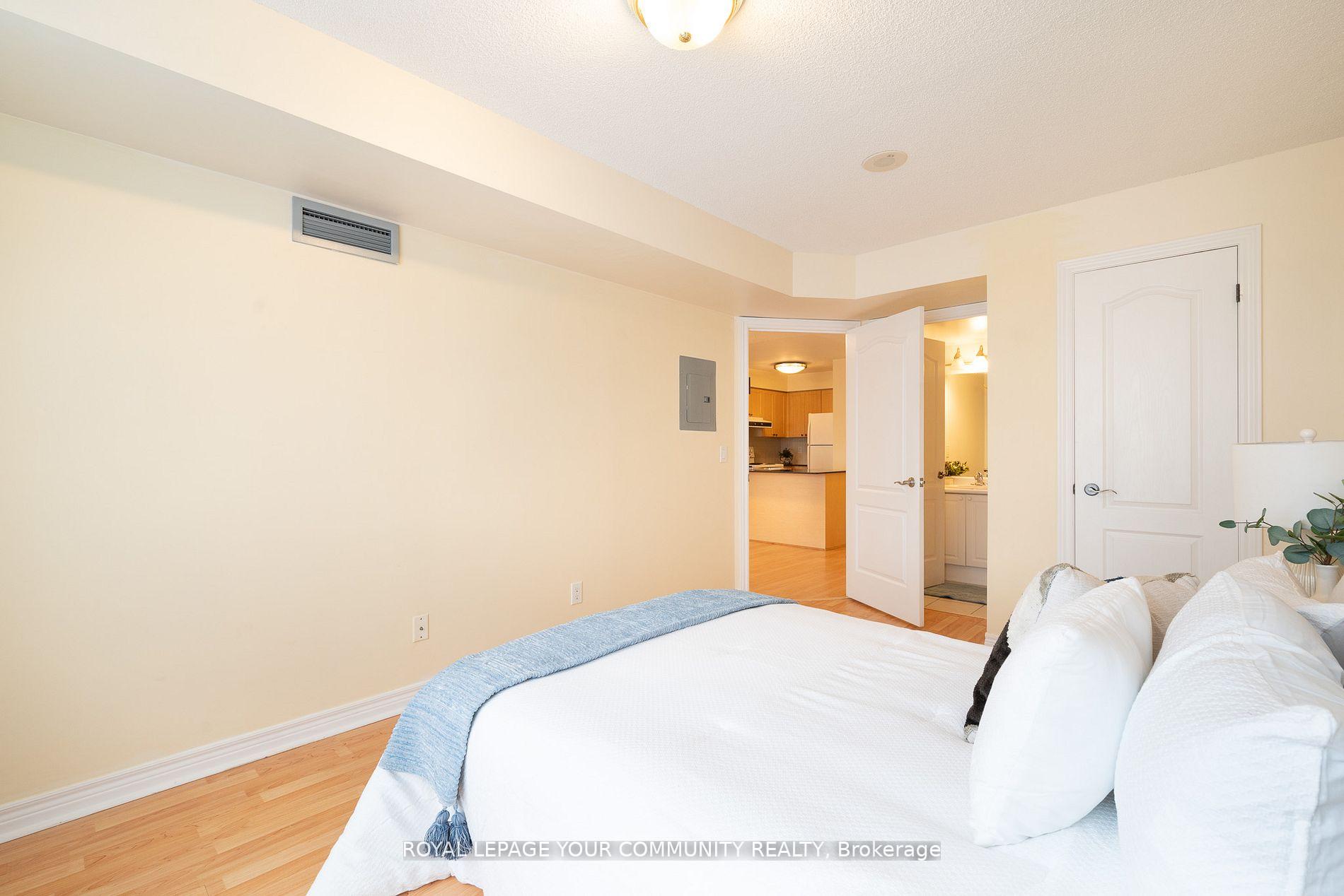 Photo 9 of Unit 906, 15 North Park Road, Vaughan, Beverley Glen — HOMEH