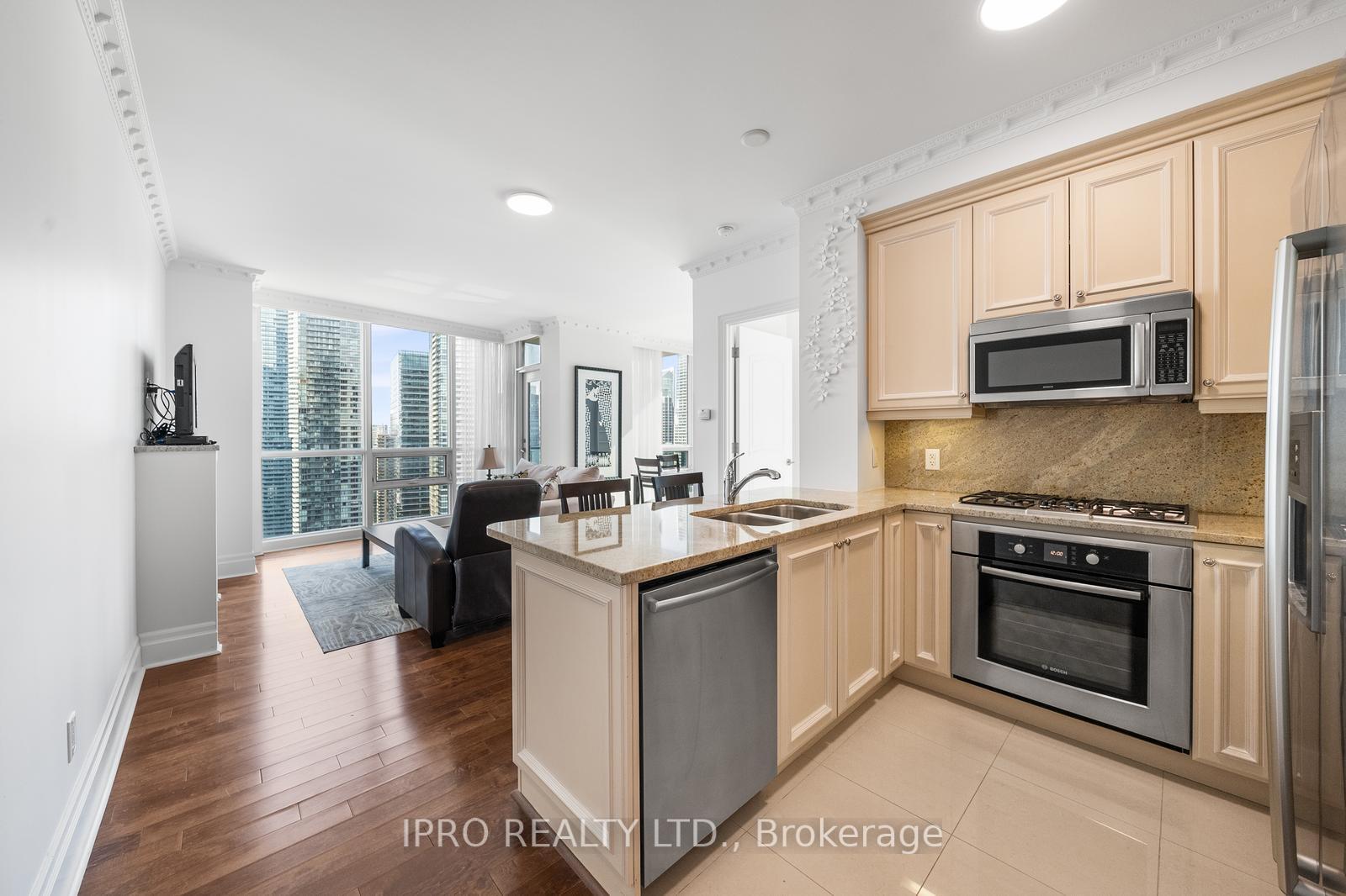Photo 2 of Unit 3402, 16 Harbour Street, Toronto, Waterfront Communities — HOMEH