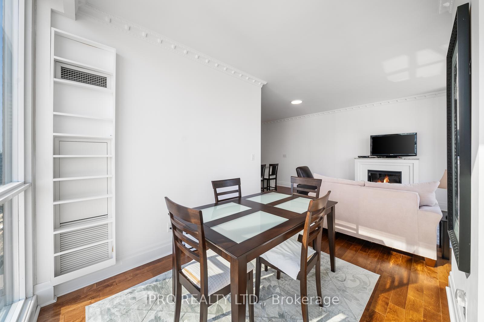 Photo 6 of Unit 3402, 16 Harbour Street, Toronto, Waterfront Communities — HOMEH