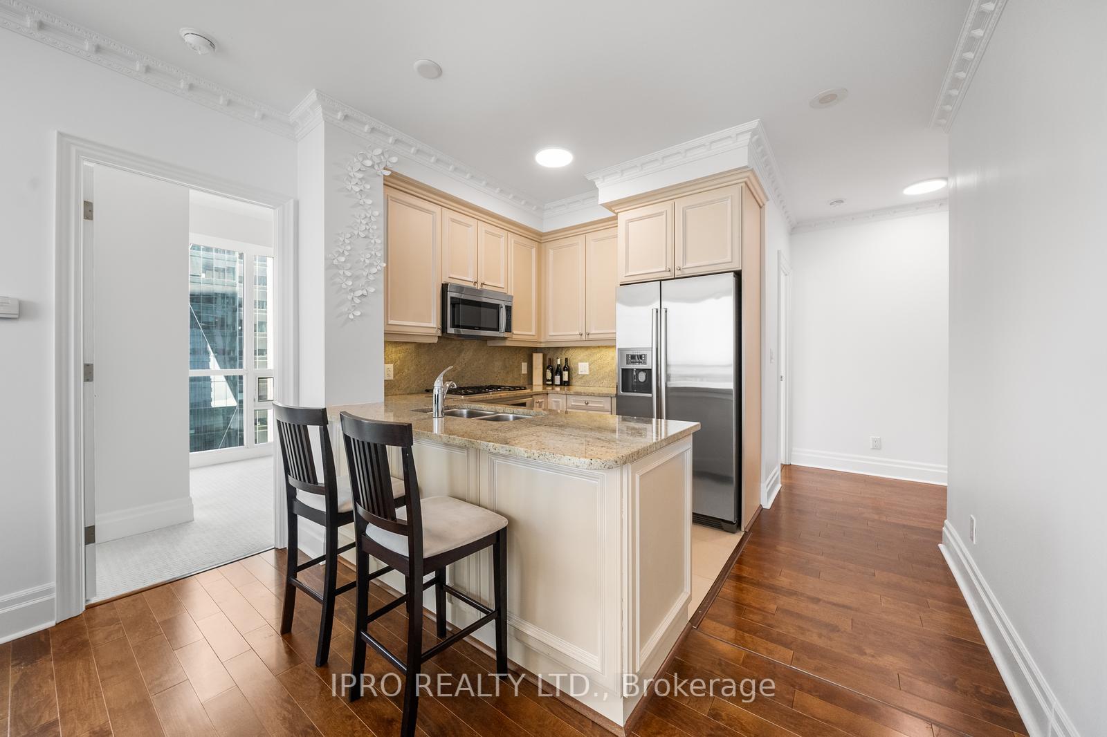 Photo 3 of Unit 3402, 16 Harbour Street, Toronto, Waterfront Communities — HOMEH