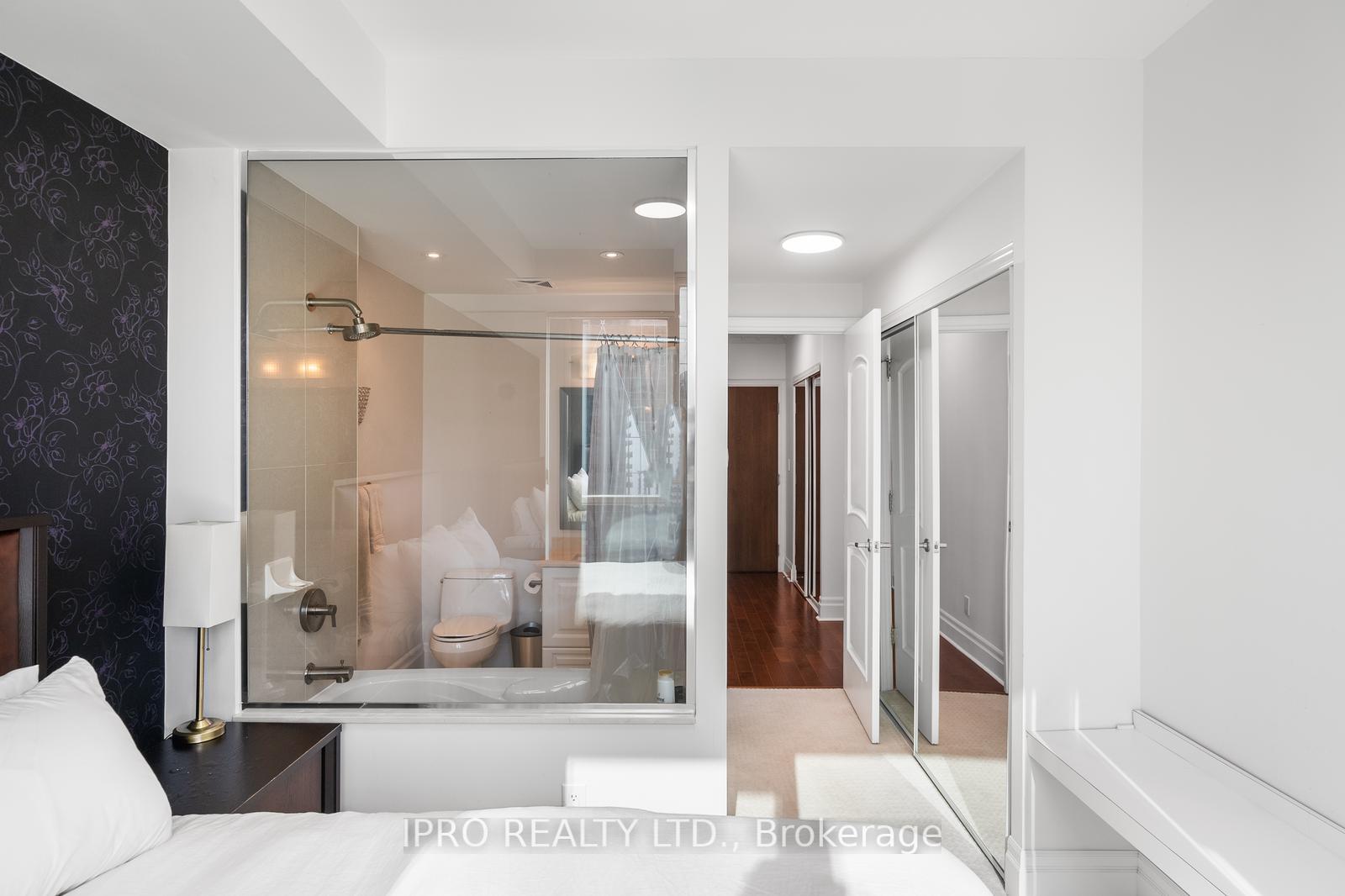 Photo 13 of Unit 3402, 16 Harbour Street, Toronto, Waterfront Communities — HOMEH