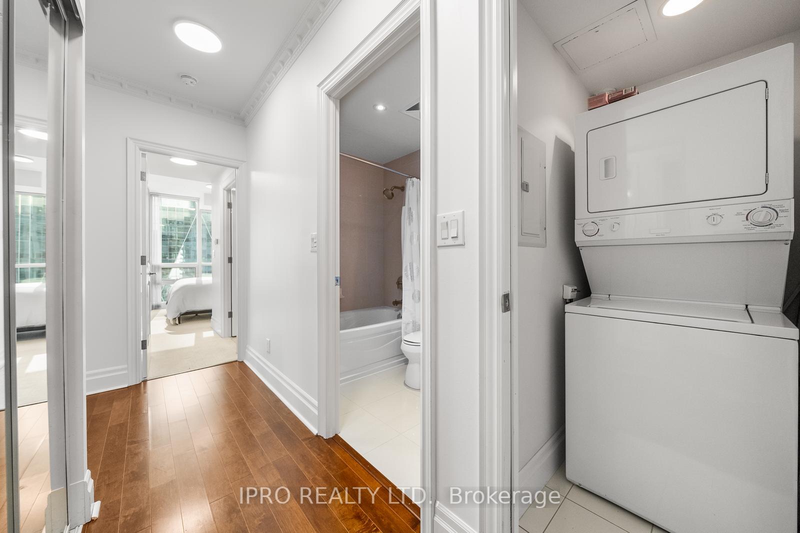 Photo 17 of Unit 3402, 16 Harbour Street, Toronto, Waterfront Communities — HOMEH