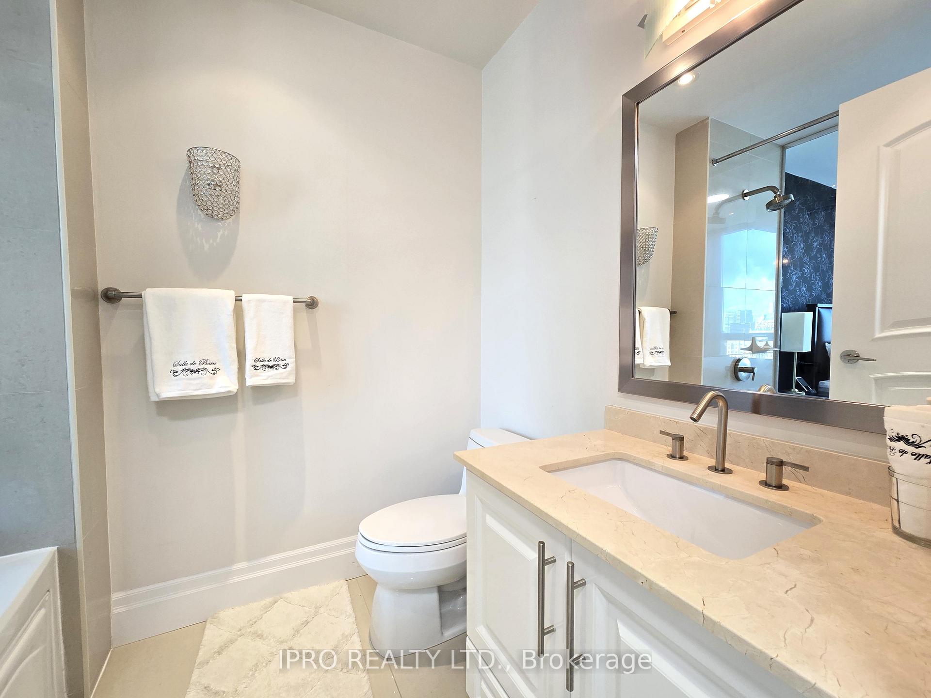 Photo 24 of Unit 3402, 16 Harbour Street, Toronto, Waterfront Communities — HOMEH