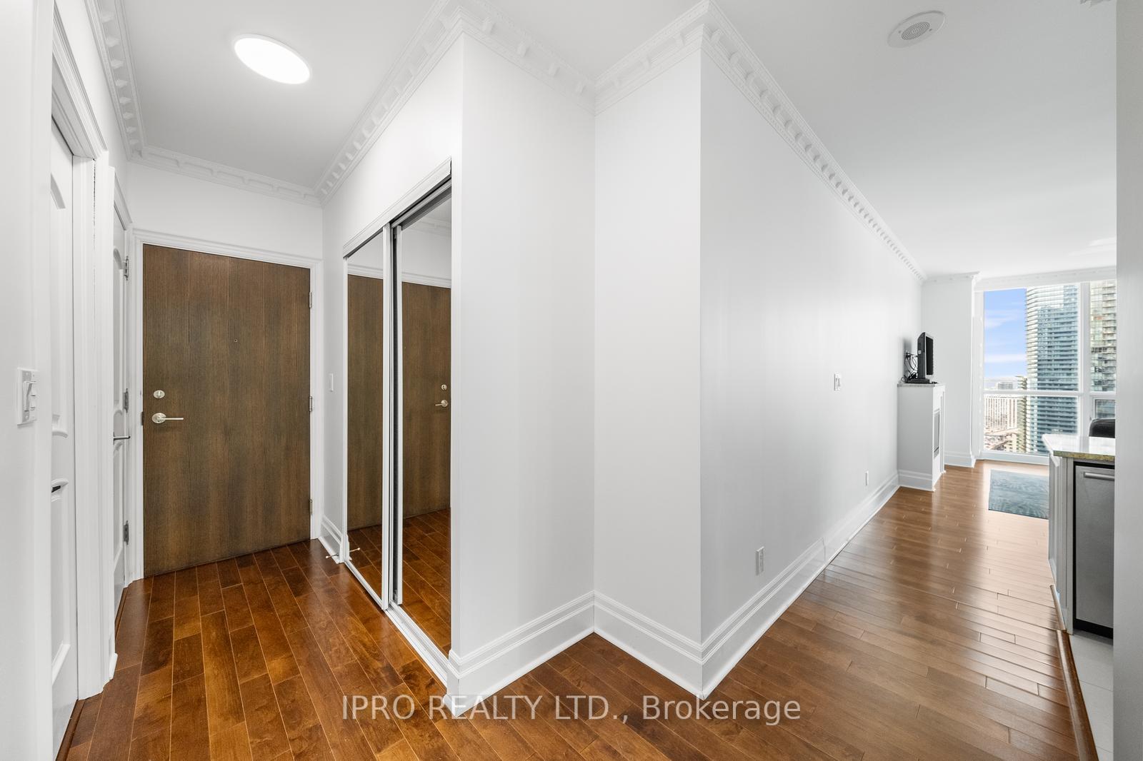 Photo 19 of Unit 3402, 16 Harbour Street, Toronto, Waterfront Communities — HOMEH