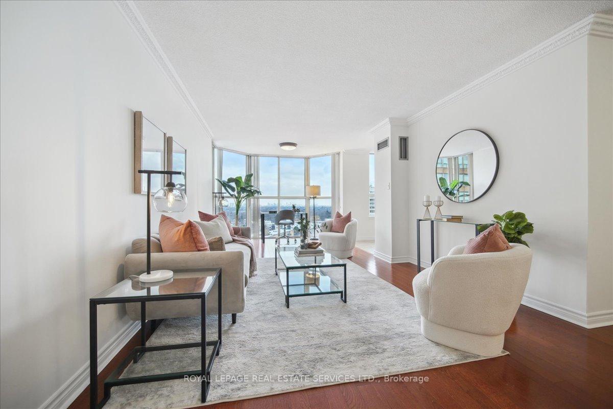 Photo 4 of Unit PH 5, 271 Ridley Boulevard, Toronto, Bedford Park-Nortown — HOMEH