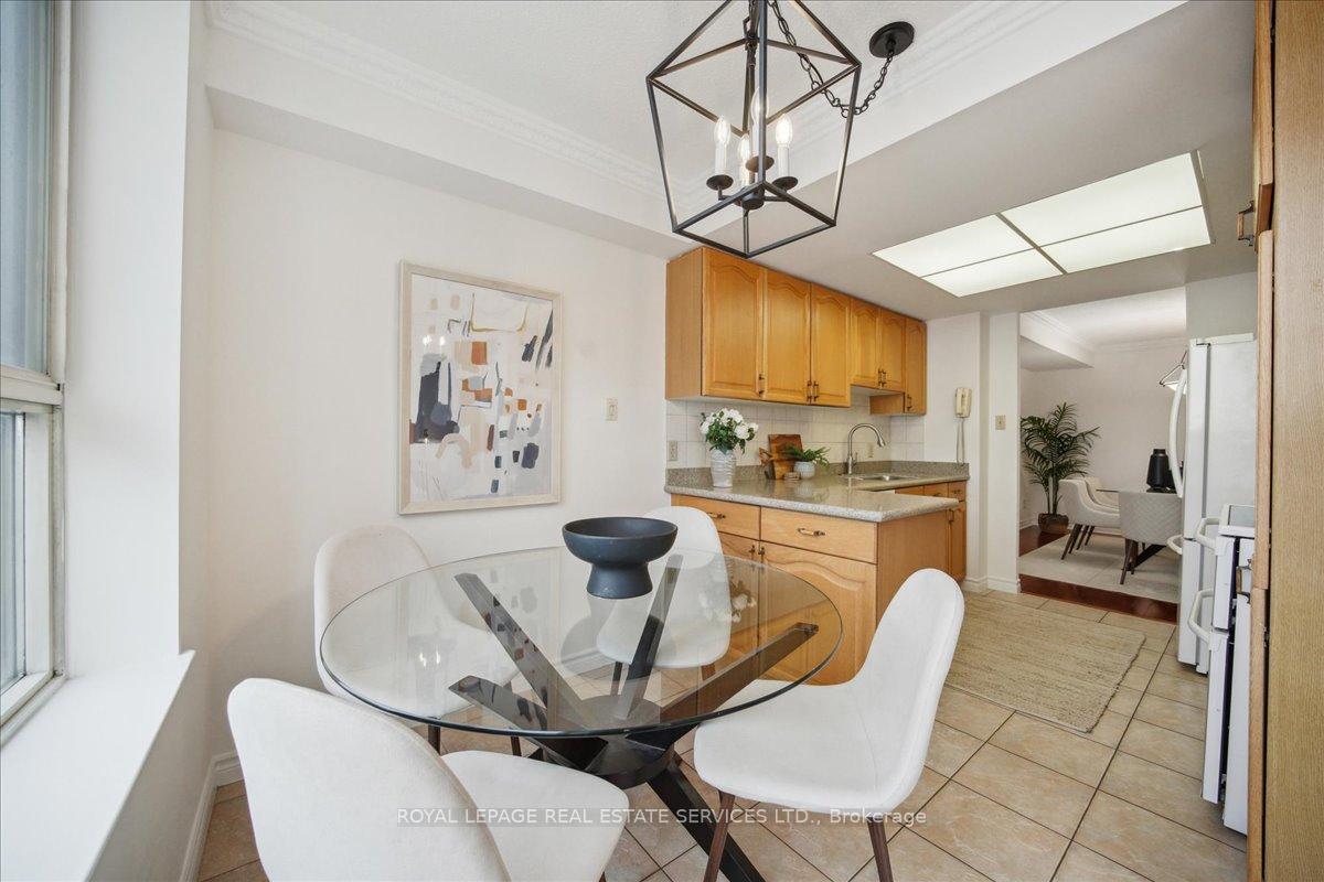 Photo 10 of Unit PH 5, 271 Ridley Boulevard, Toronto, Bedford Park-Nortown — HOMEH