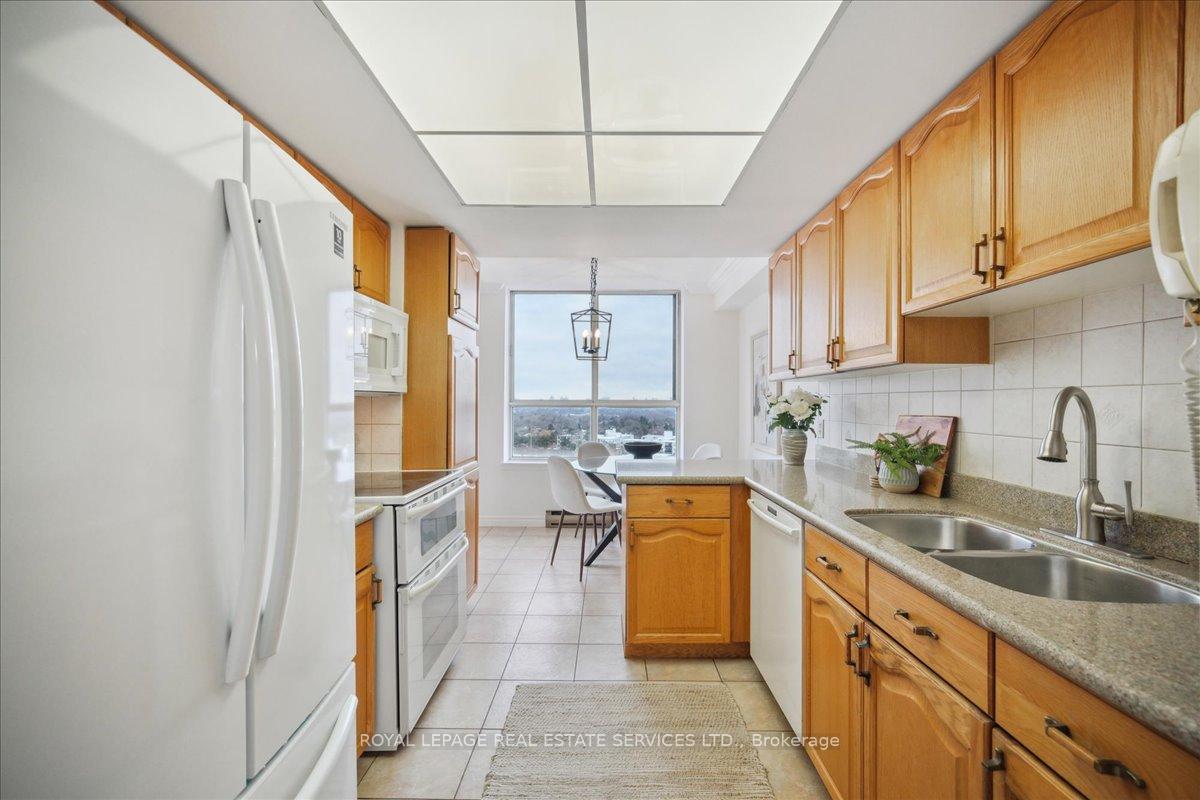 Photo 13 of Unit PH 5, 271 Ridley Boulevard, Toronto, Bedford Park-Nortown — HOMEH