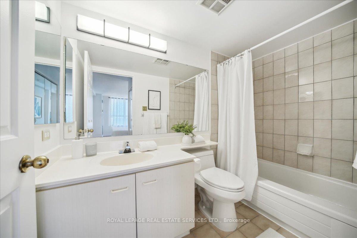 Photo 16 of Unit PH 5, 271 Ridley Boulevard, Toronto, Bedford Park-Nortown — HOMEH