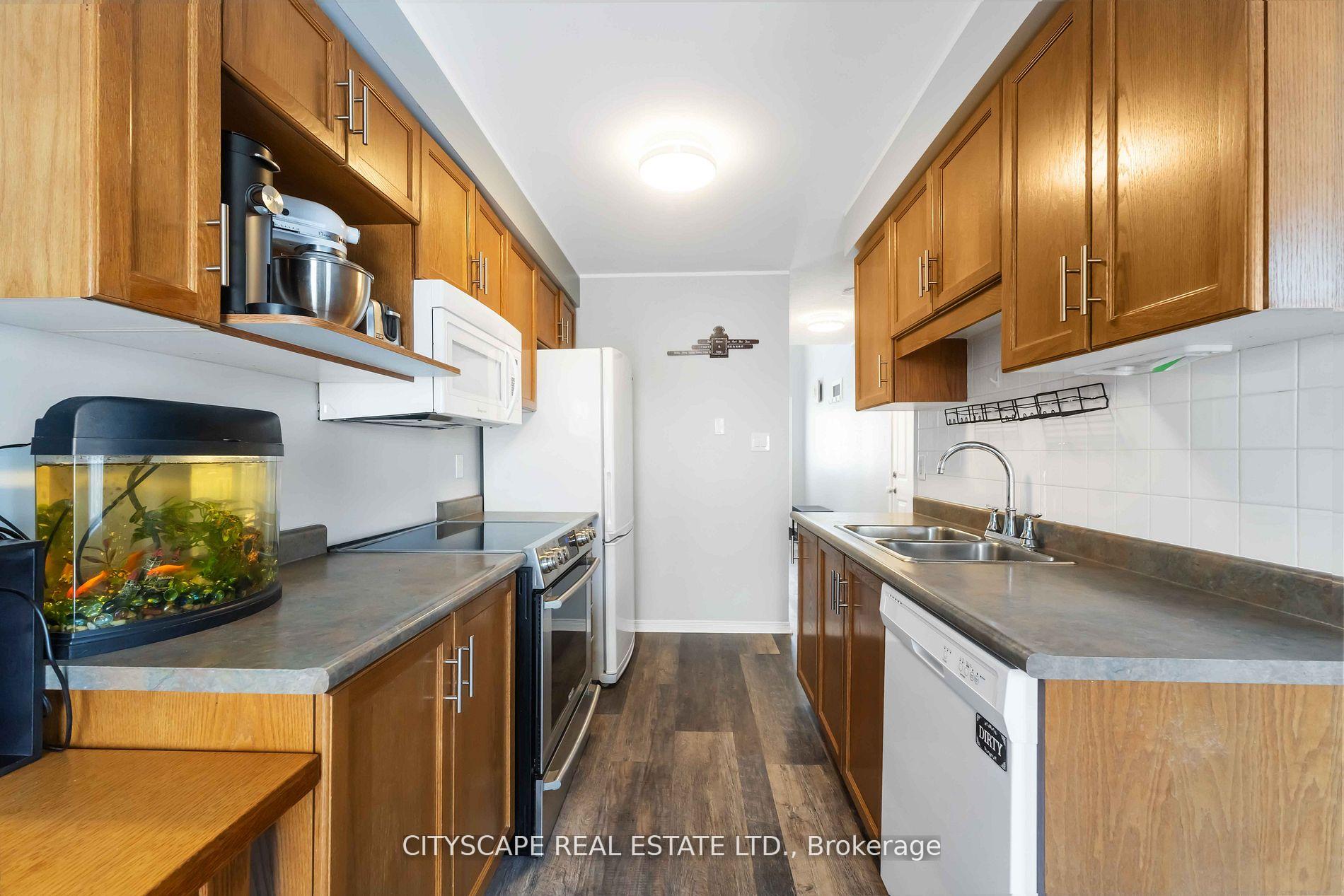 Photo 17 of Unit 14, 76 Frances Avenue, Hamilton, Stoney Creek — HOMEH