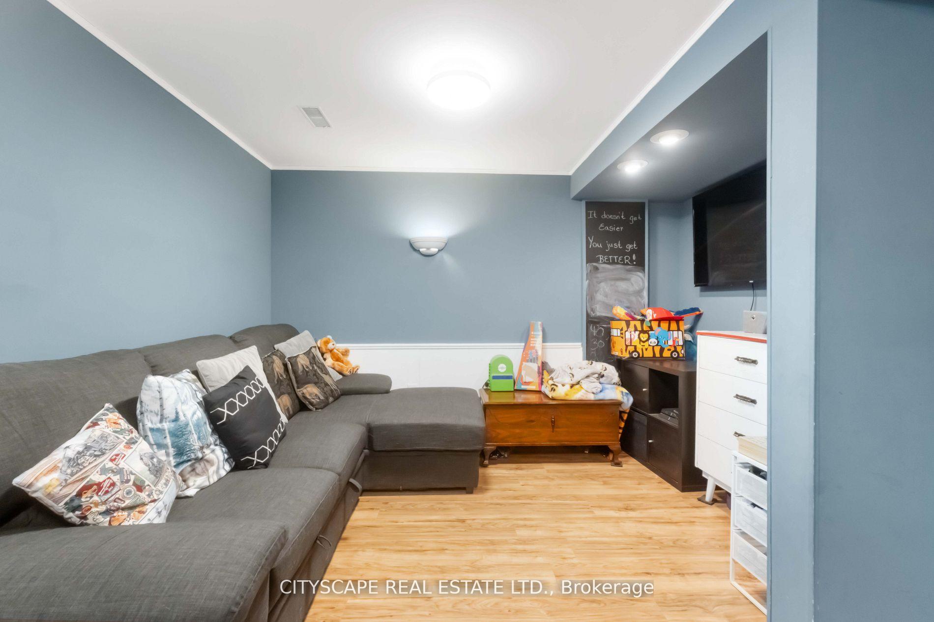 Photo 31 of Unit 14, 76 Frances Avenue, Hamilton, Stoney Creek — HOMEH