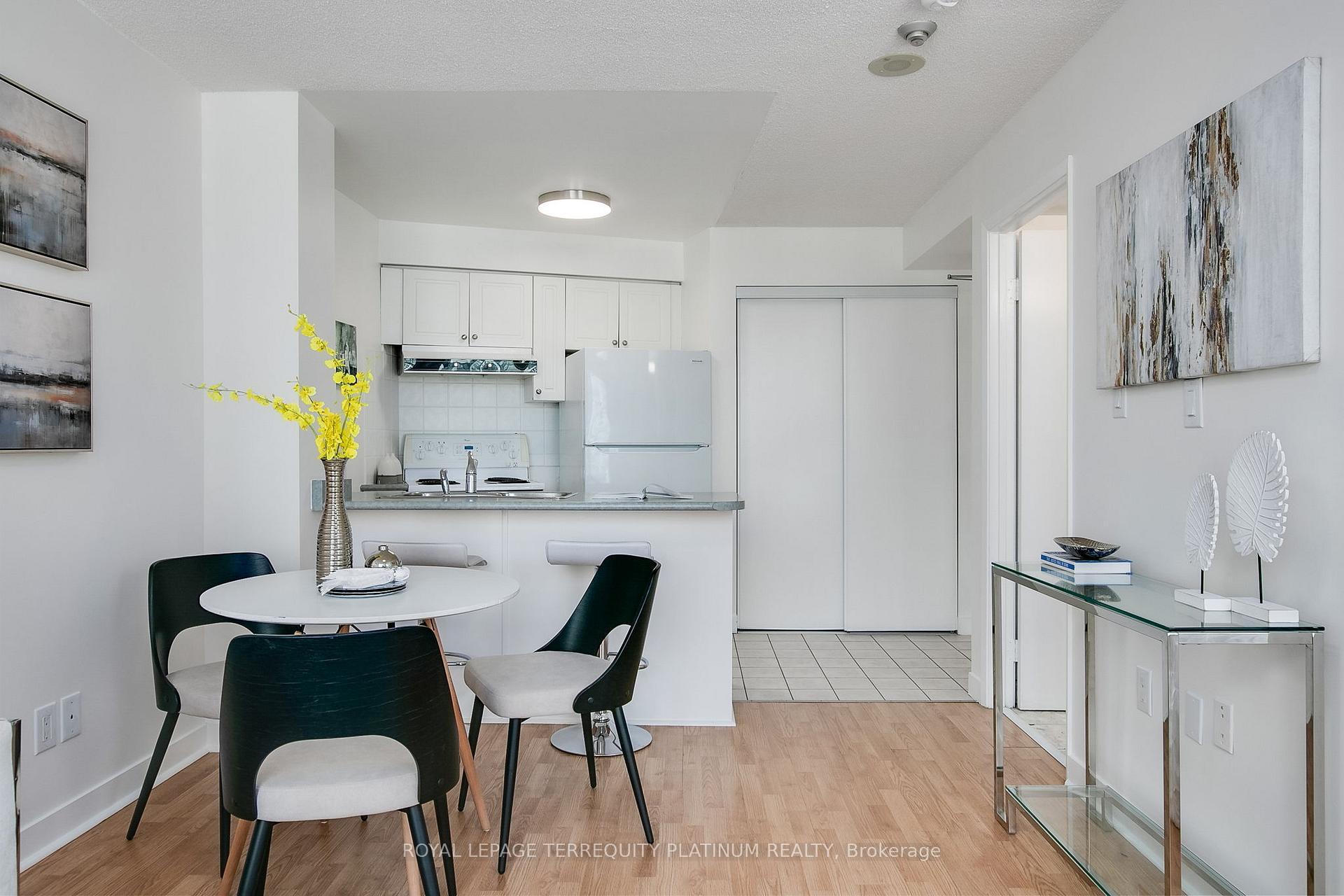 Photo 8 of Unit 1123, 650 Queens Quay W, Toronto, Niagara — HOMEH