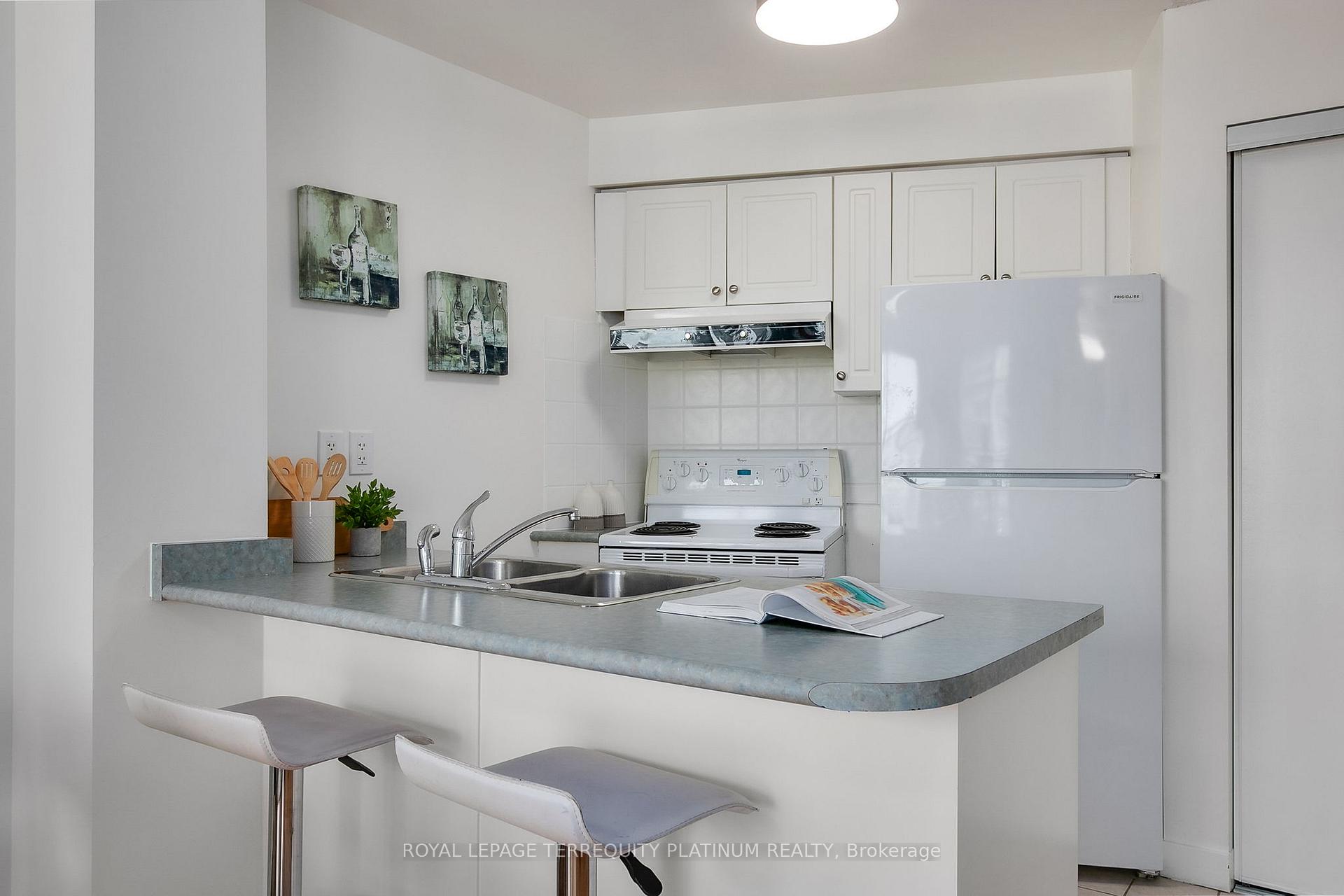 Photo 9 of Unit 1123, 650 Queens Quay W, Toronto, Niagara — HOMEH