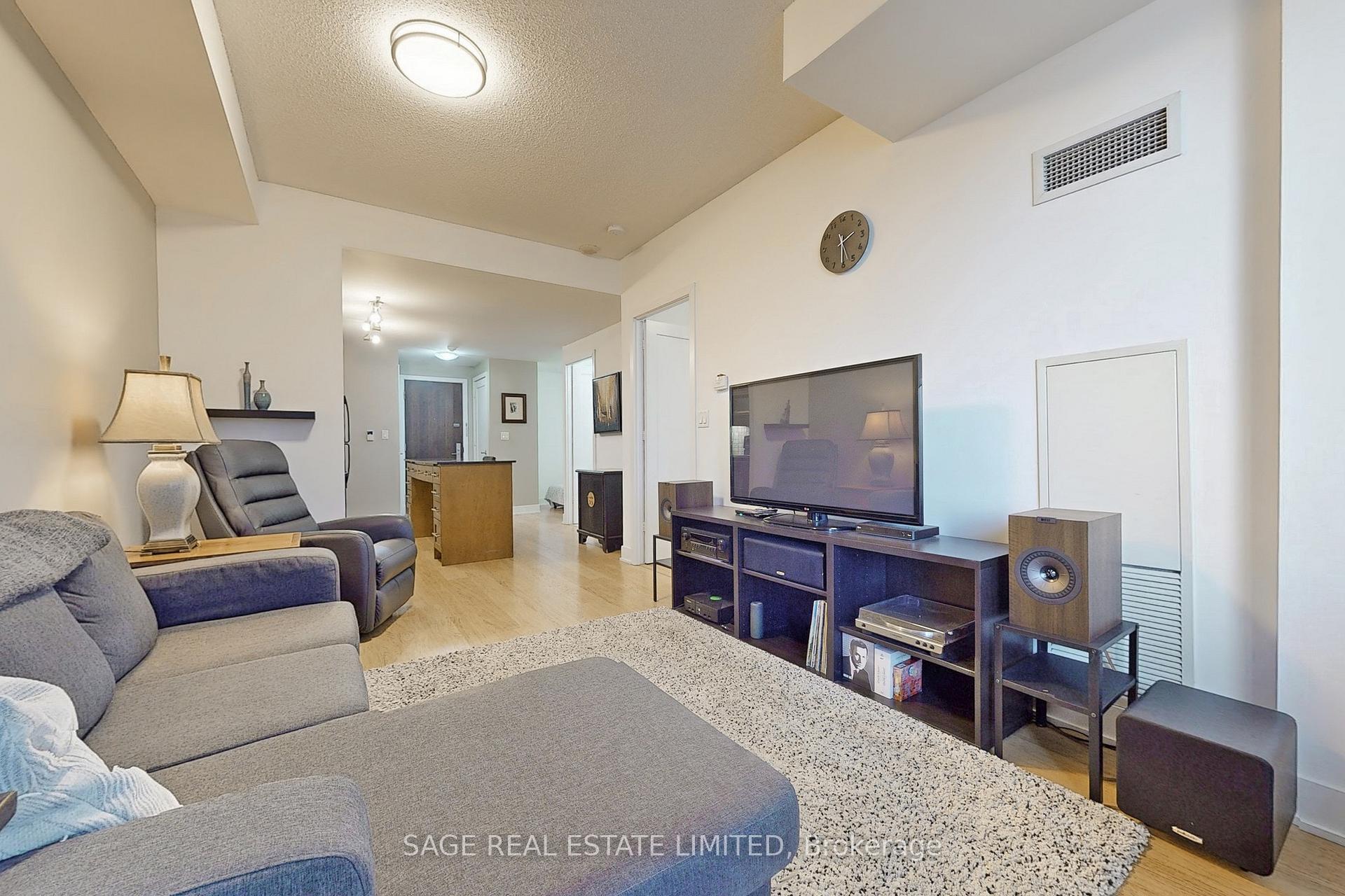 Photo 2 of Unit 1203, 20 Blue Jays Way, Toronto, Waterfront Communities — HOMEH