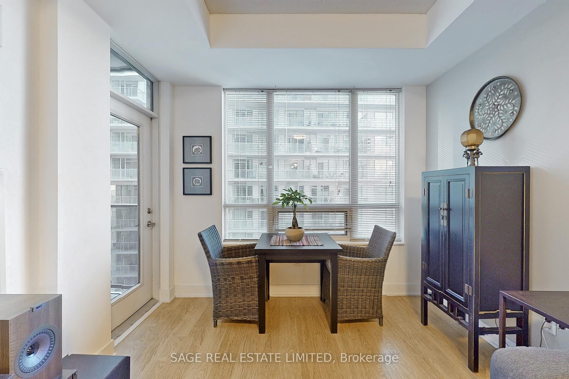 Photo 4 of Unit 1203, 20 Blue Jays Way, Toronto, Waterfront Communities — HOMEH