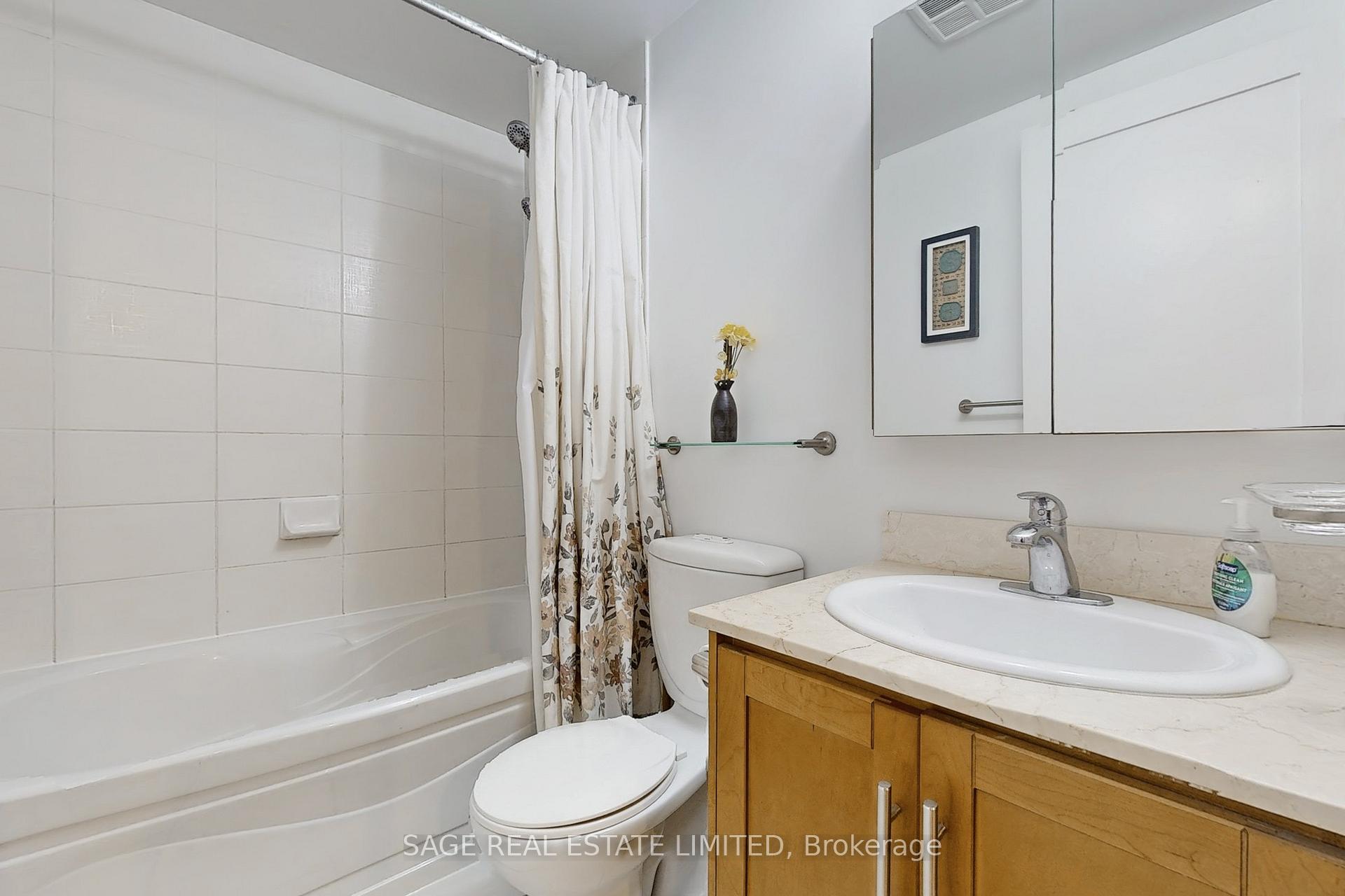 Photo 14 of Unit 1203, 20 Blue Jays Way, Toronto, Waterfront Communities — HOMEH
