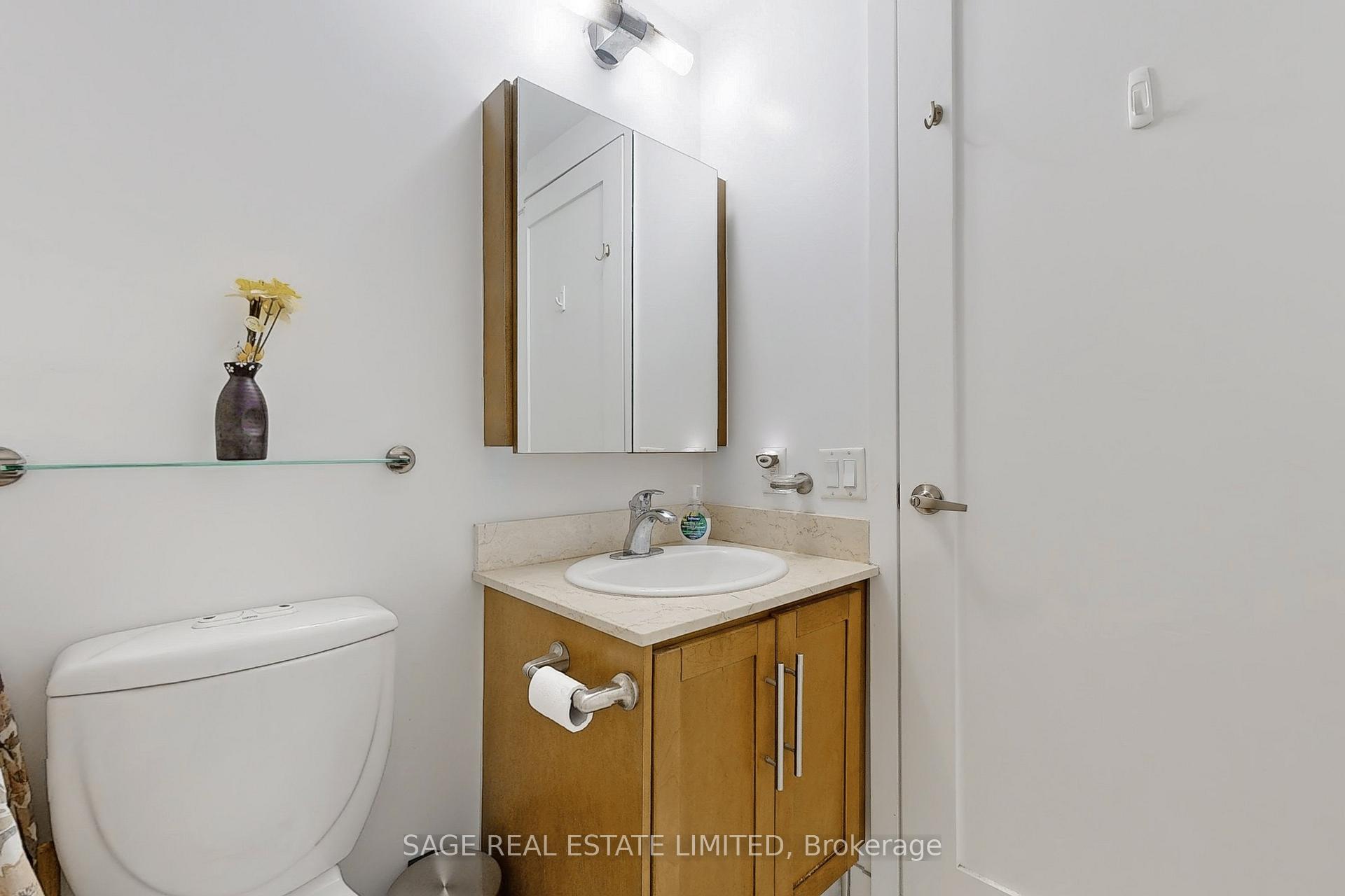 Photo 16 of Unit 1203, 20 Blue Jays Way, Toronto, Waterfront Communities — HOMEH