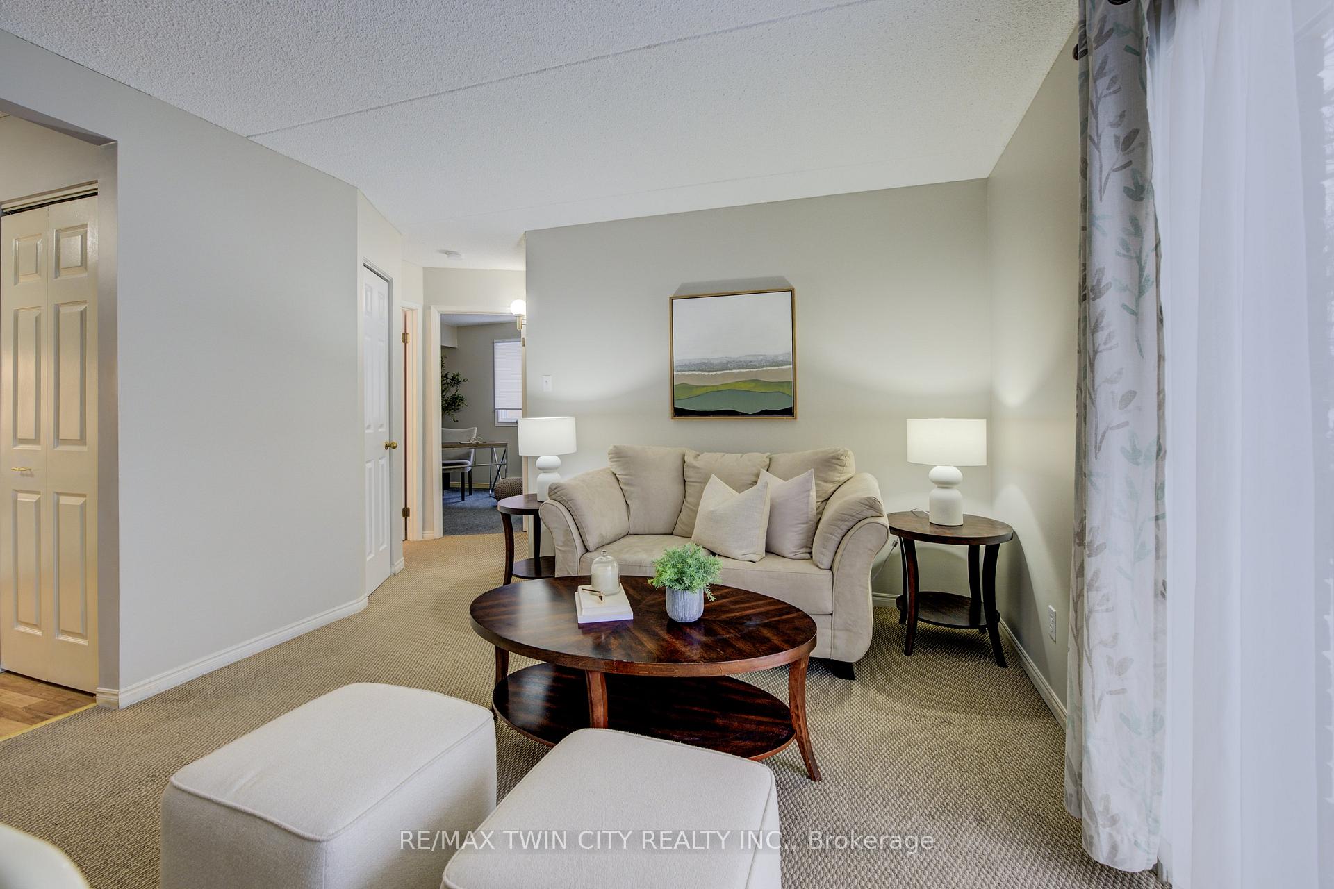 Photo 3 of Unit 404, 266 Overlea Drive, Kitchener — HOMEH
