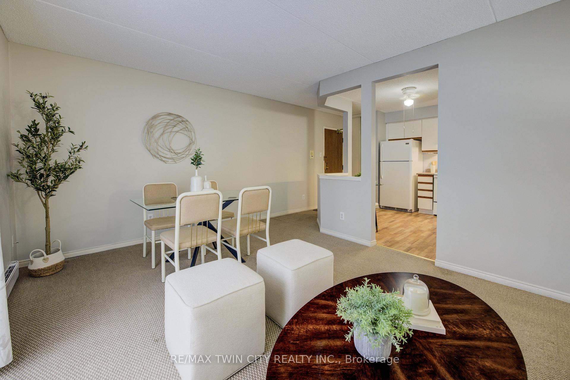 Photo 14 of Unit 404, 266 Overlea Drive, Kitchener — HOMEH