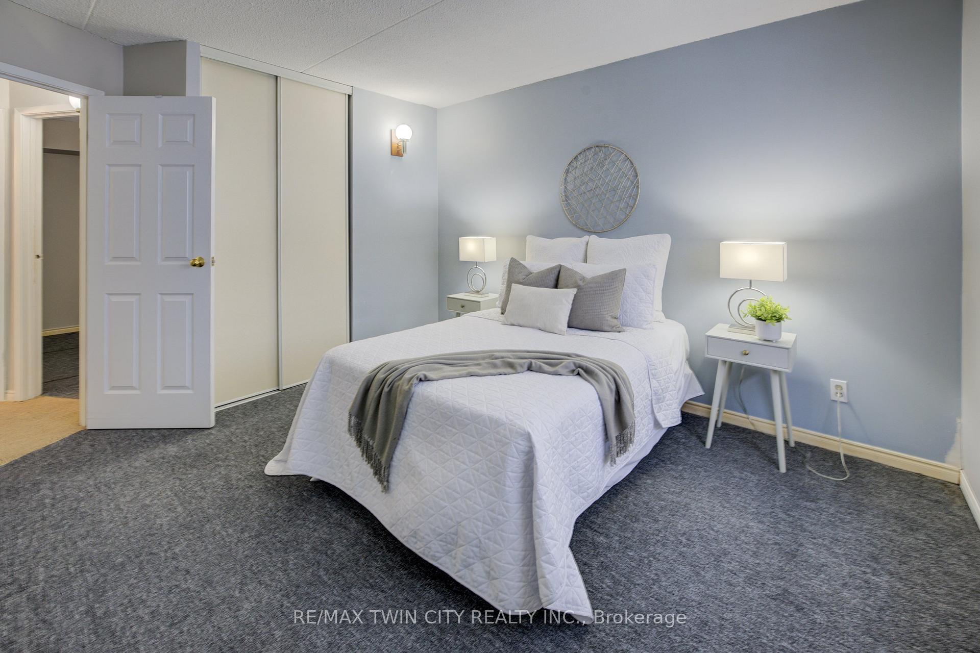 Photo 4 of Unit 404, 266 Overlea Drive, Kitchener — HOMEH