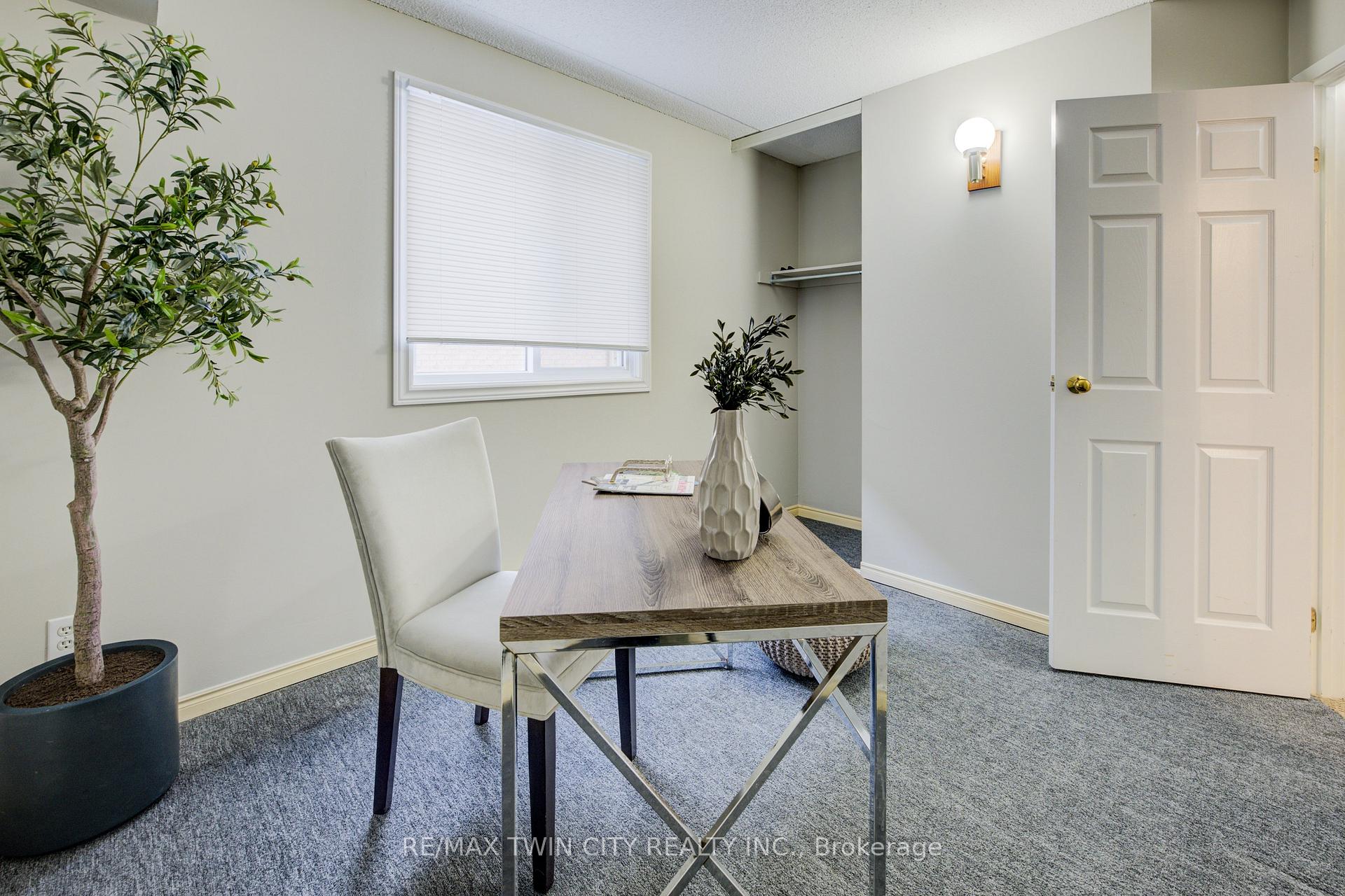 Photo 17 of Unit 404, 266 Overlea Drive, Kitchener — HOMEH