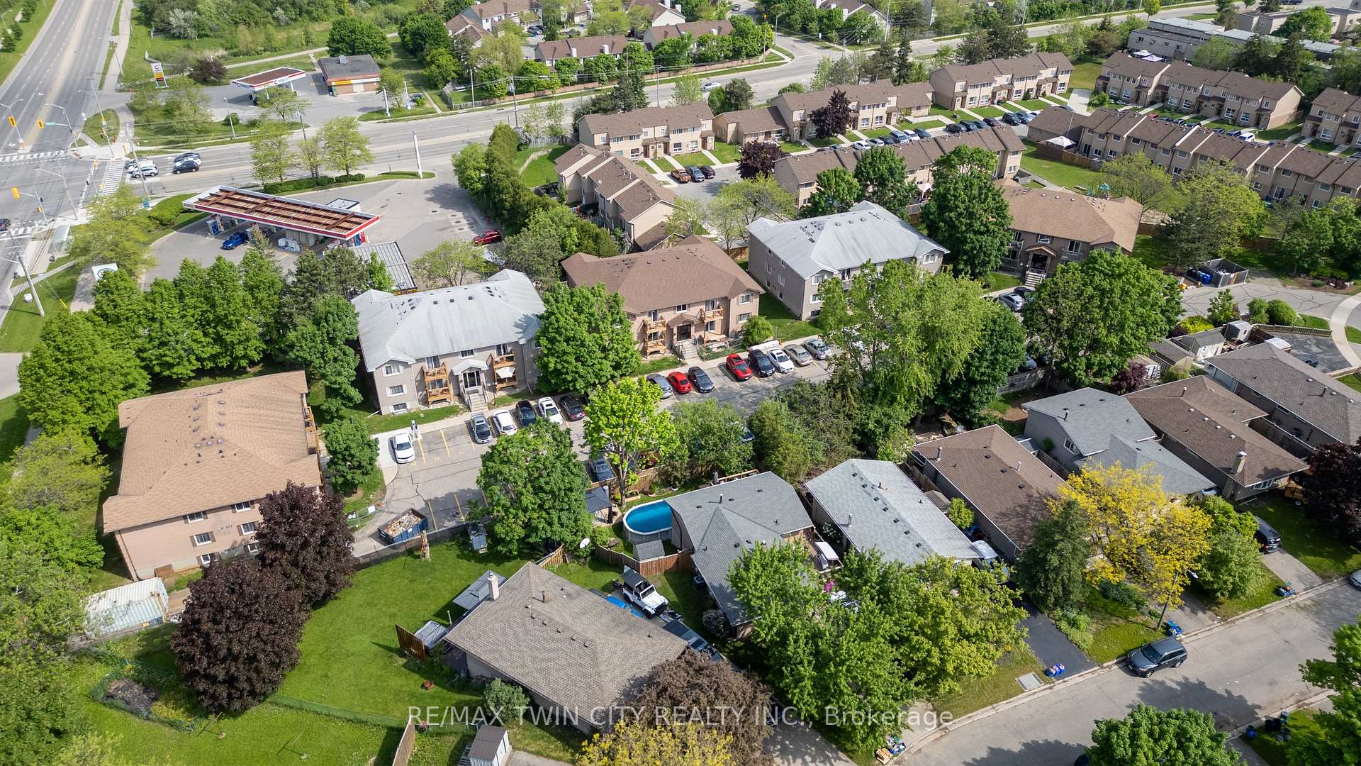 Photo 15 of Unit 404, 266 Overlea Drive, Kitchener — HOMEH